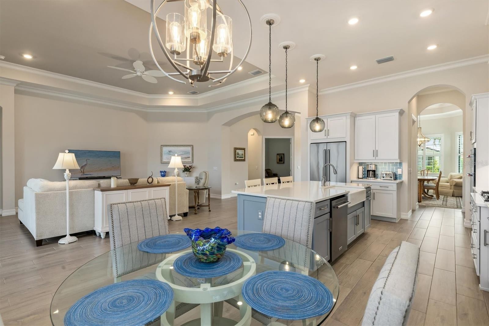 553 MARAVIYA BLVD