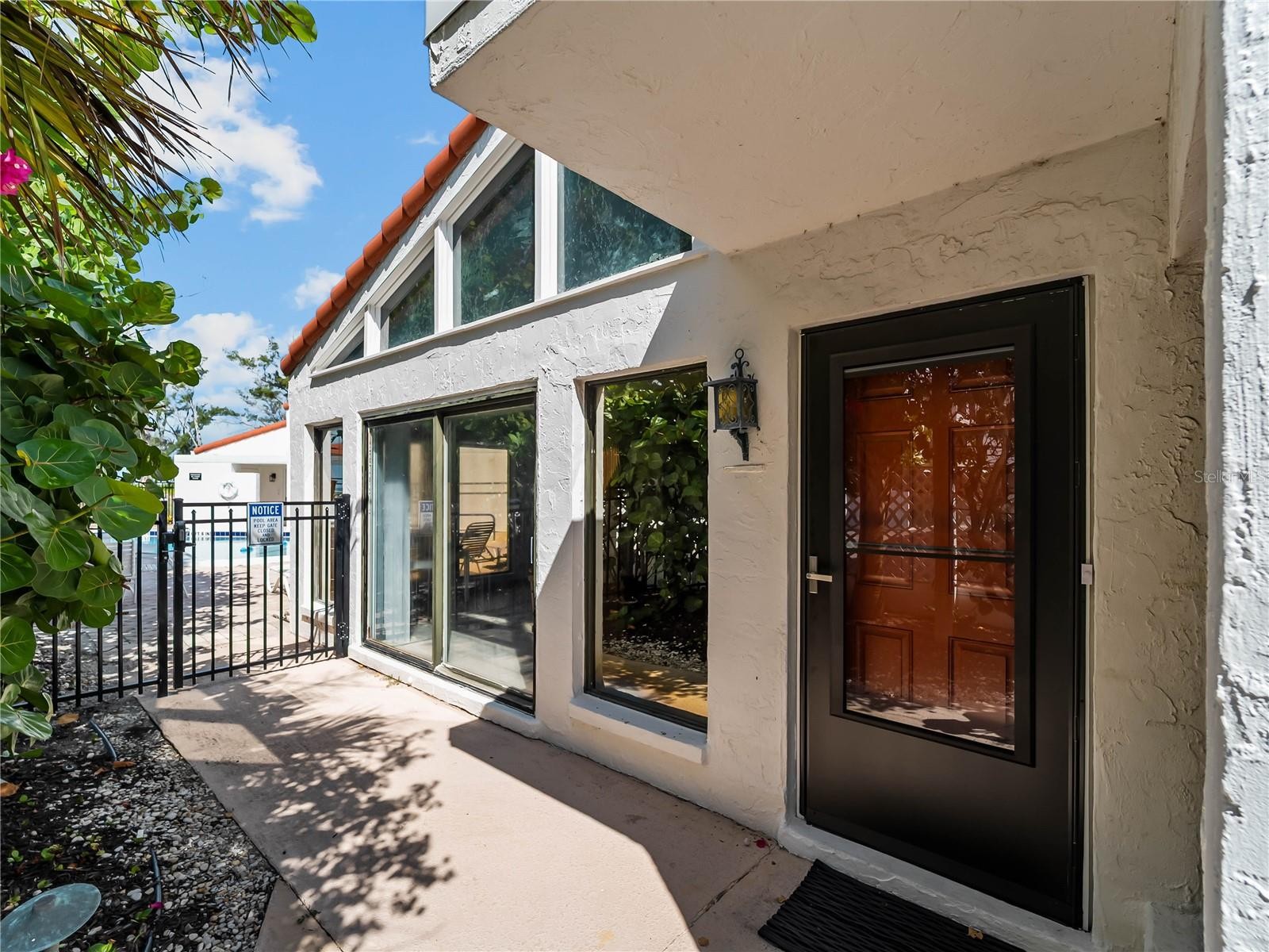 1585 TARPON CENTER DR #21