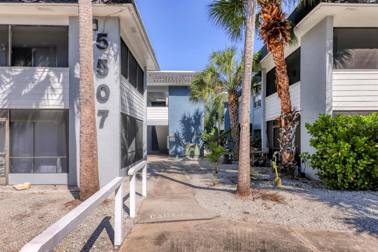 5507 FOUNTAIN LAKE CIR #B203