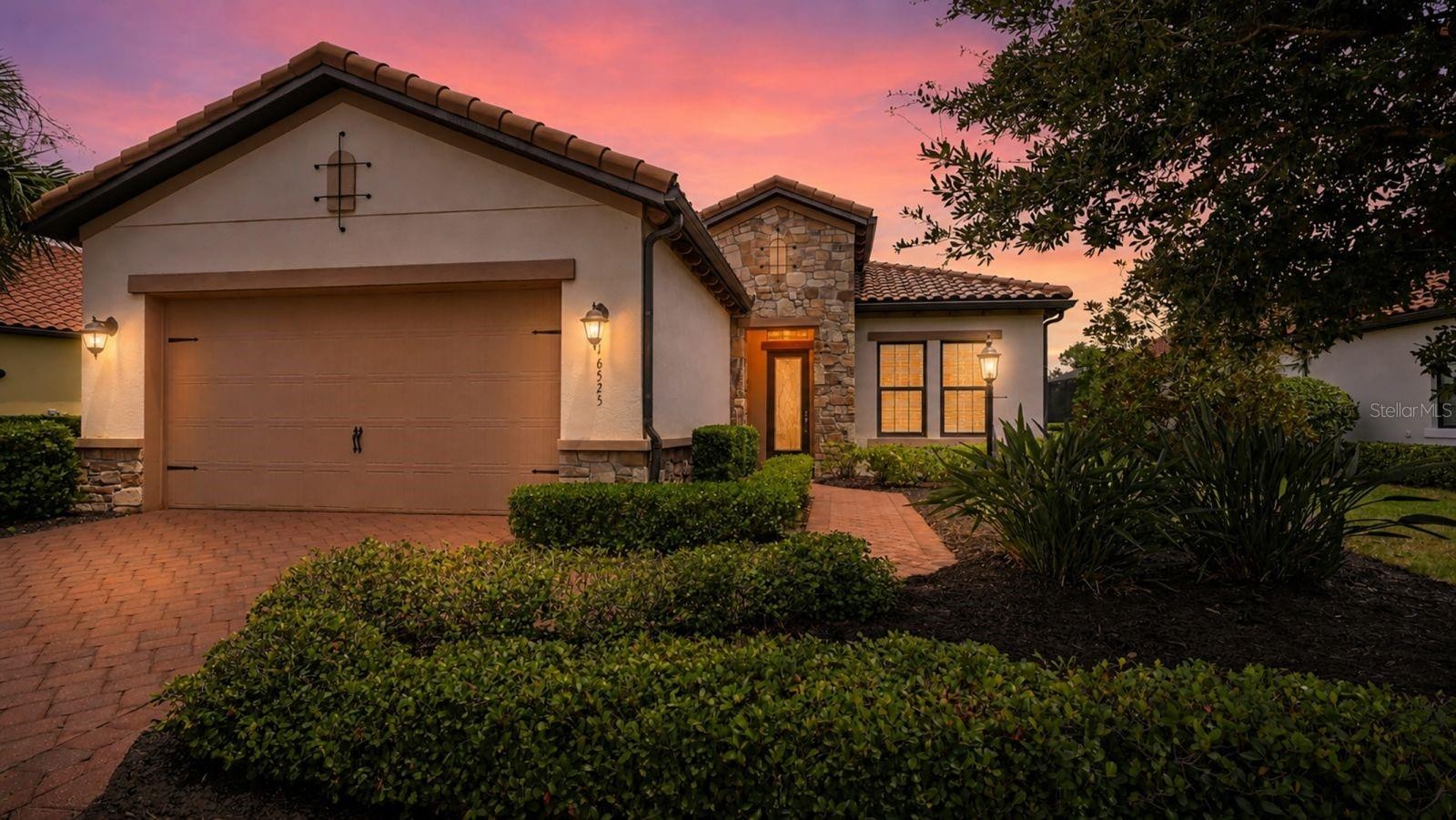 16525 HILLSIDE CIR