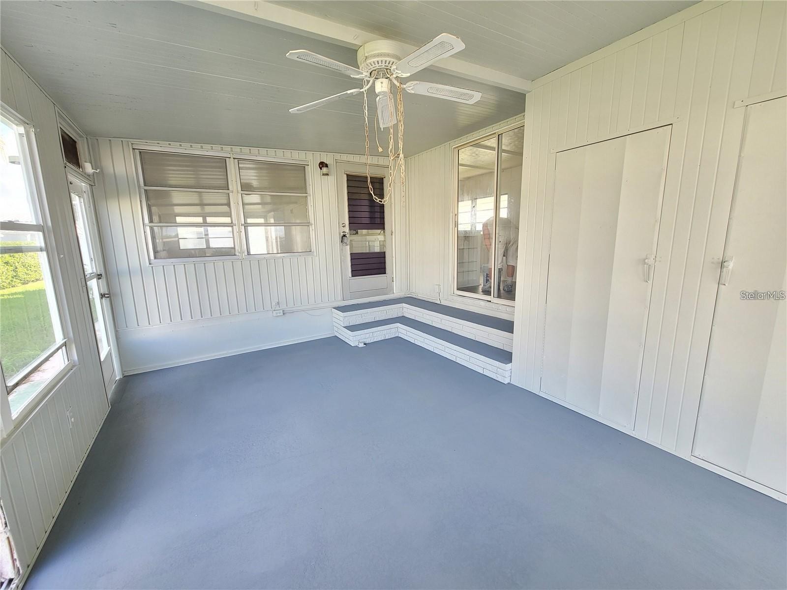 321 3RD STREET DR W