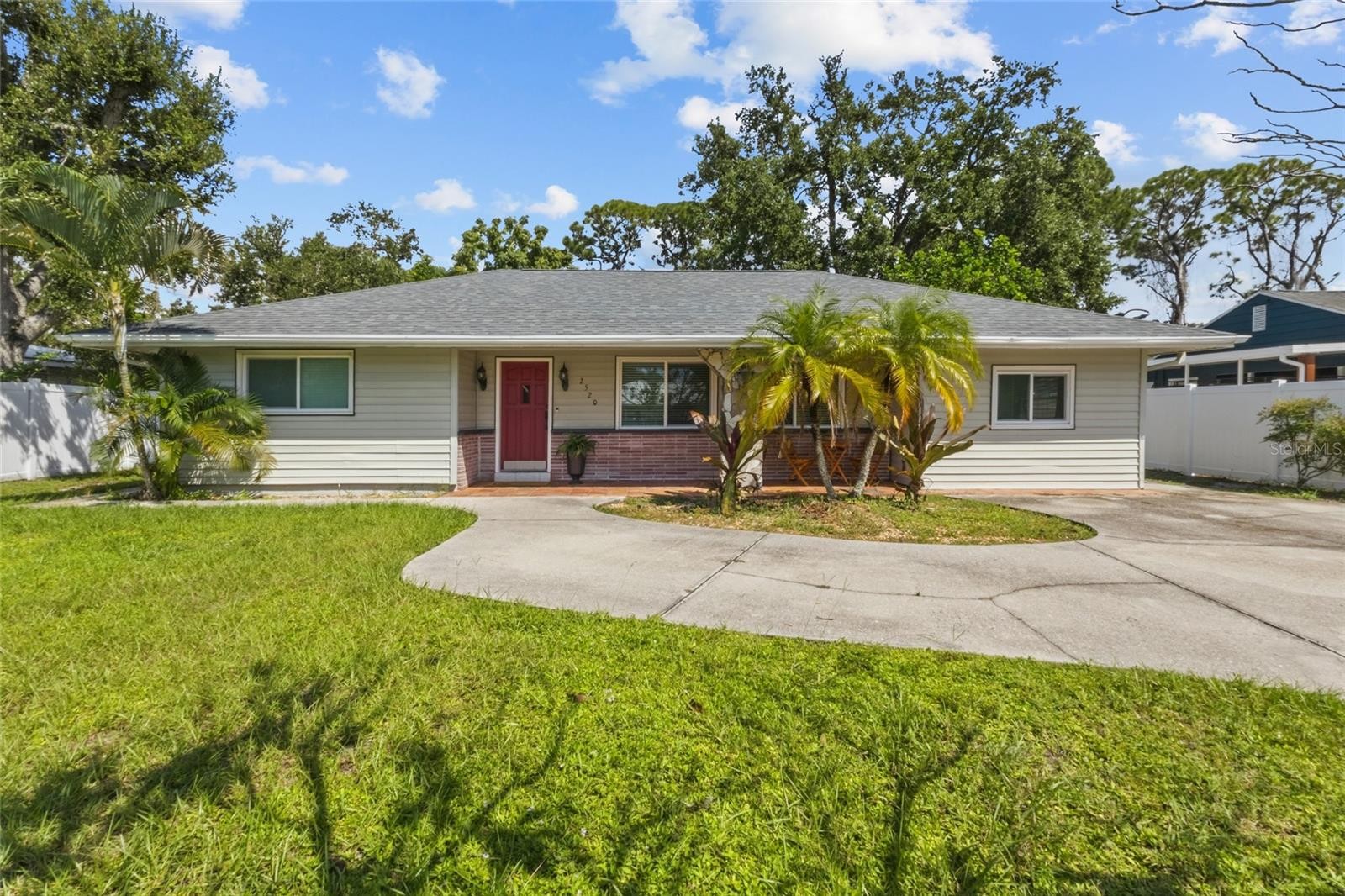2520 E MILMAR DR