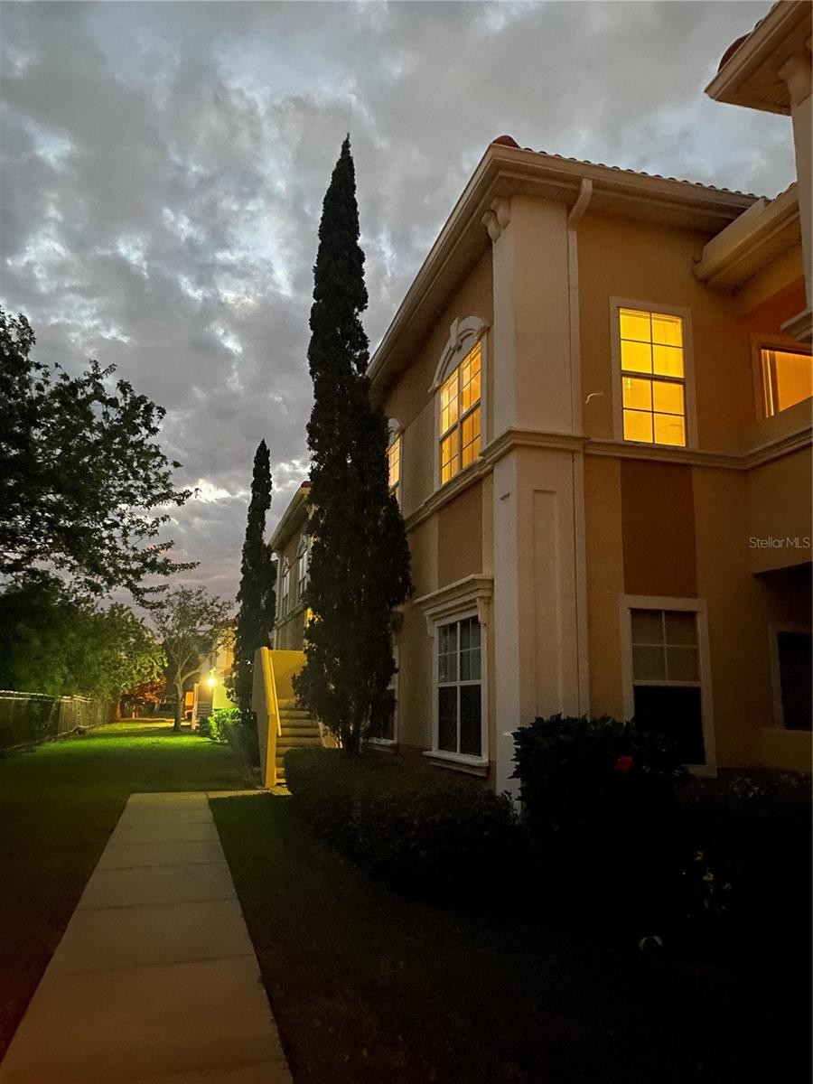 1010 VILLAGIO CIR #106