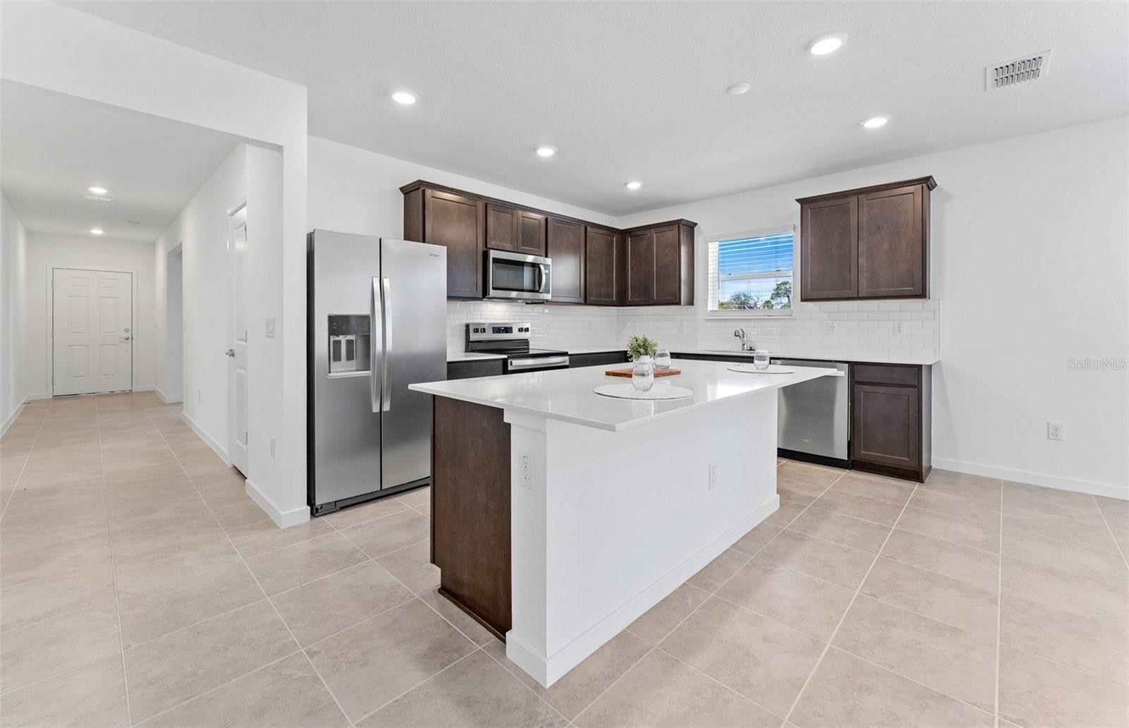 10826 SAPPHIRE BREEZE CV