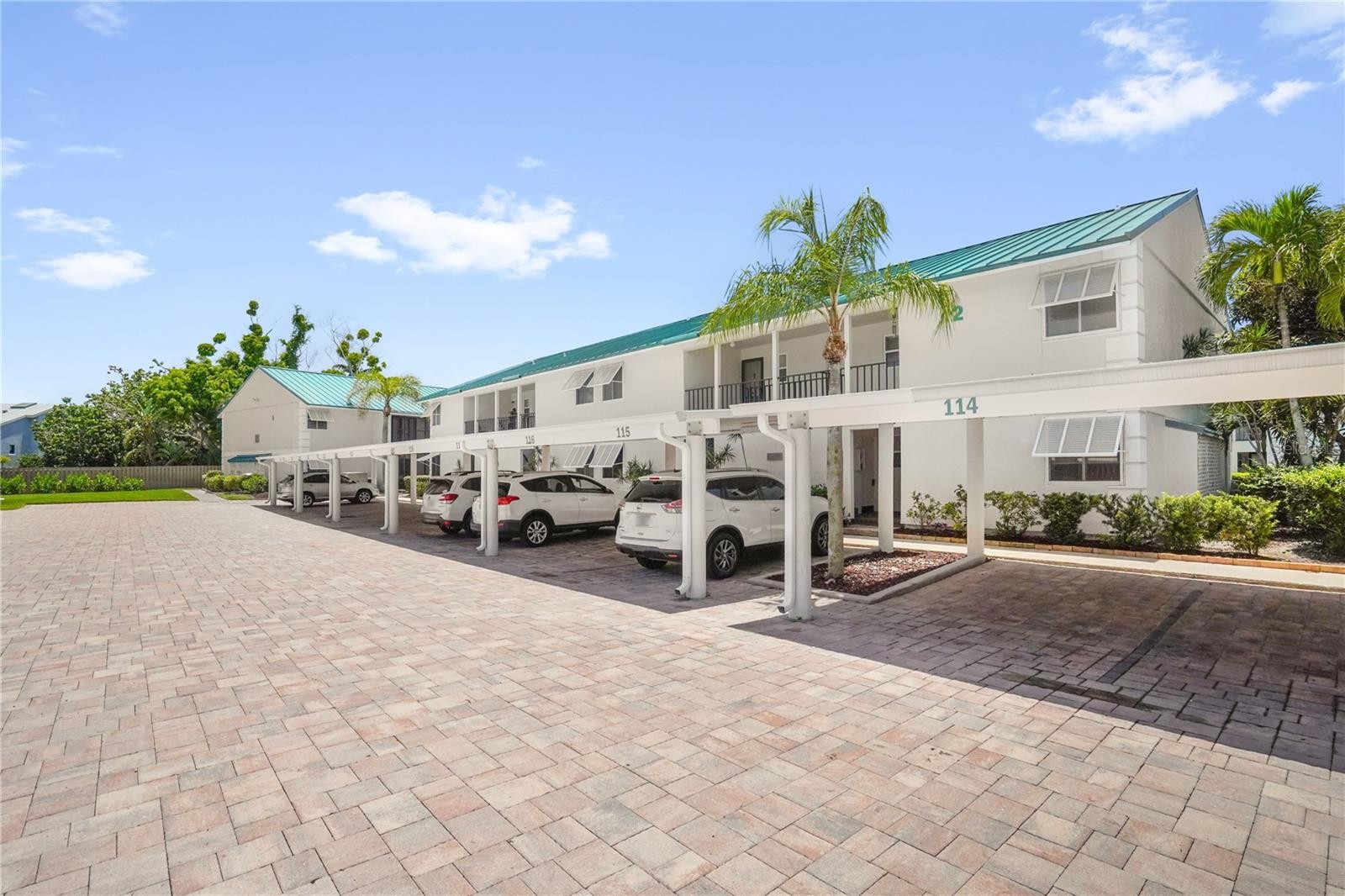 5673 MIDNIGHT PASS RD #201