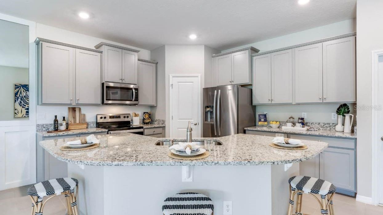 6273 PARMERON LN
