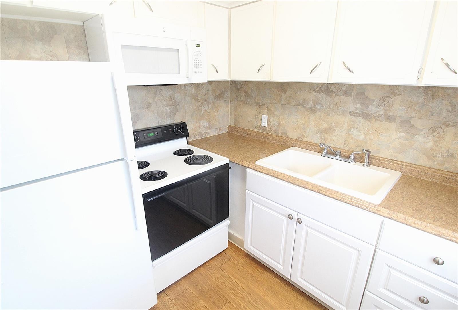 3001 BEE RIDGE RD #223