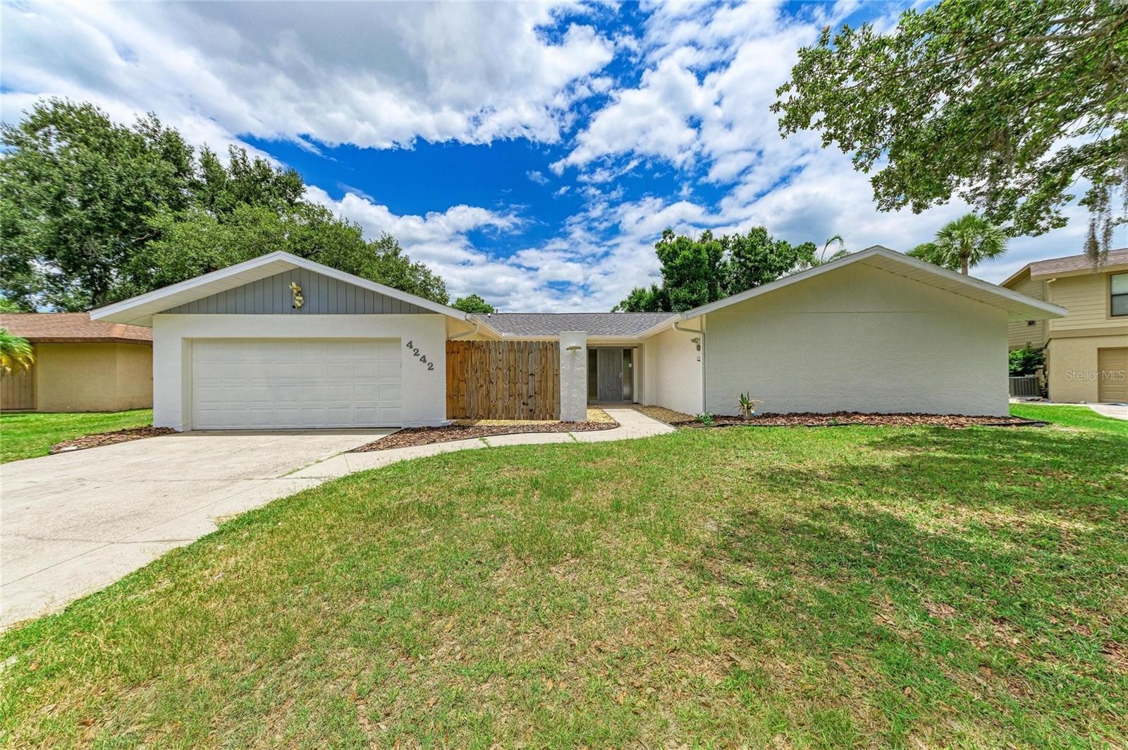 4242 DRYDEN CIR