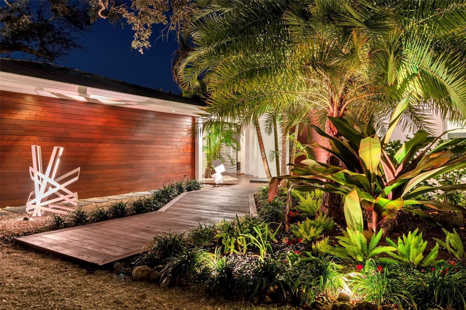 1306 S LAKE SHORE DR