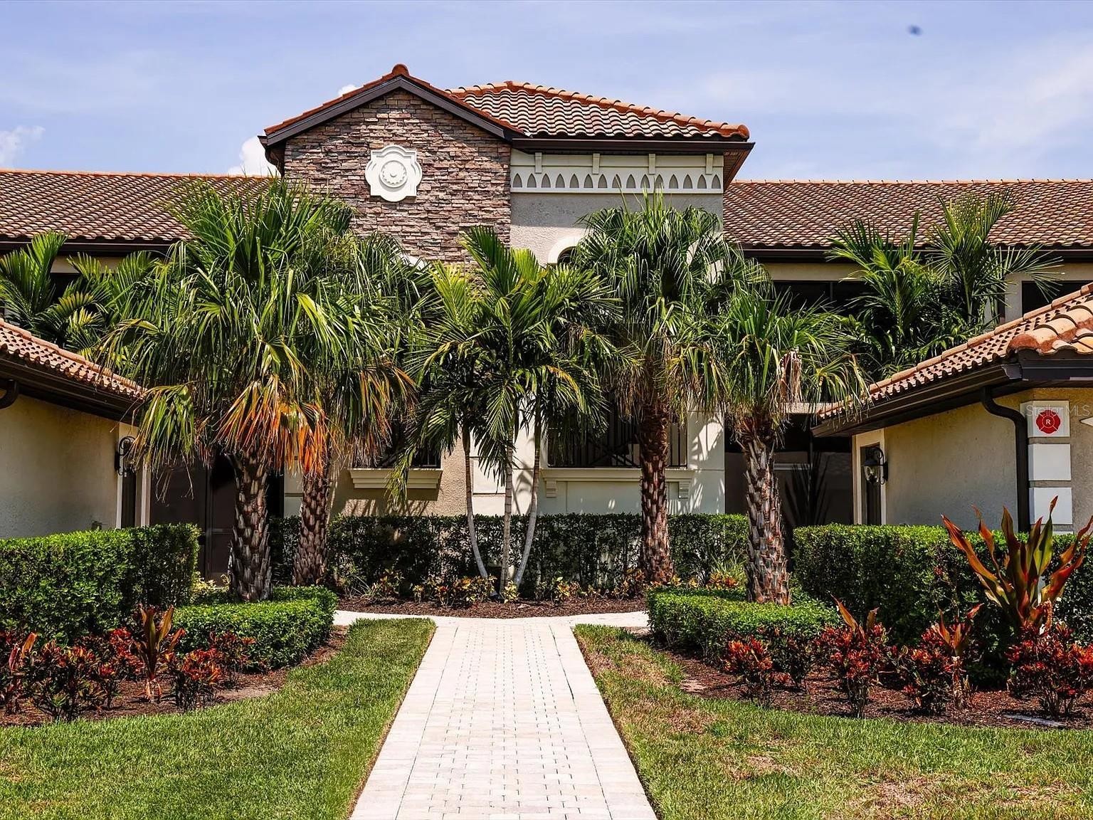 5558 PALMER CIR #101