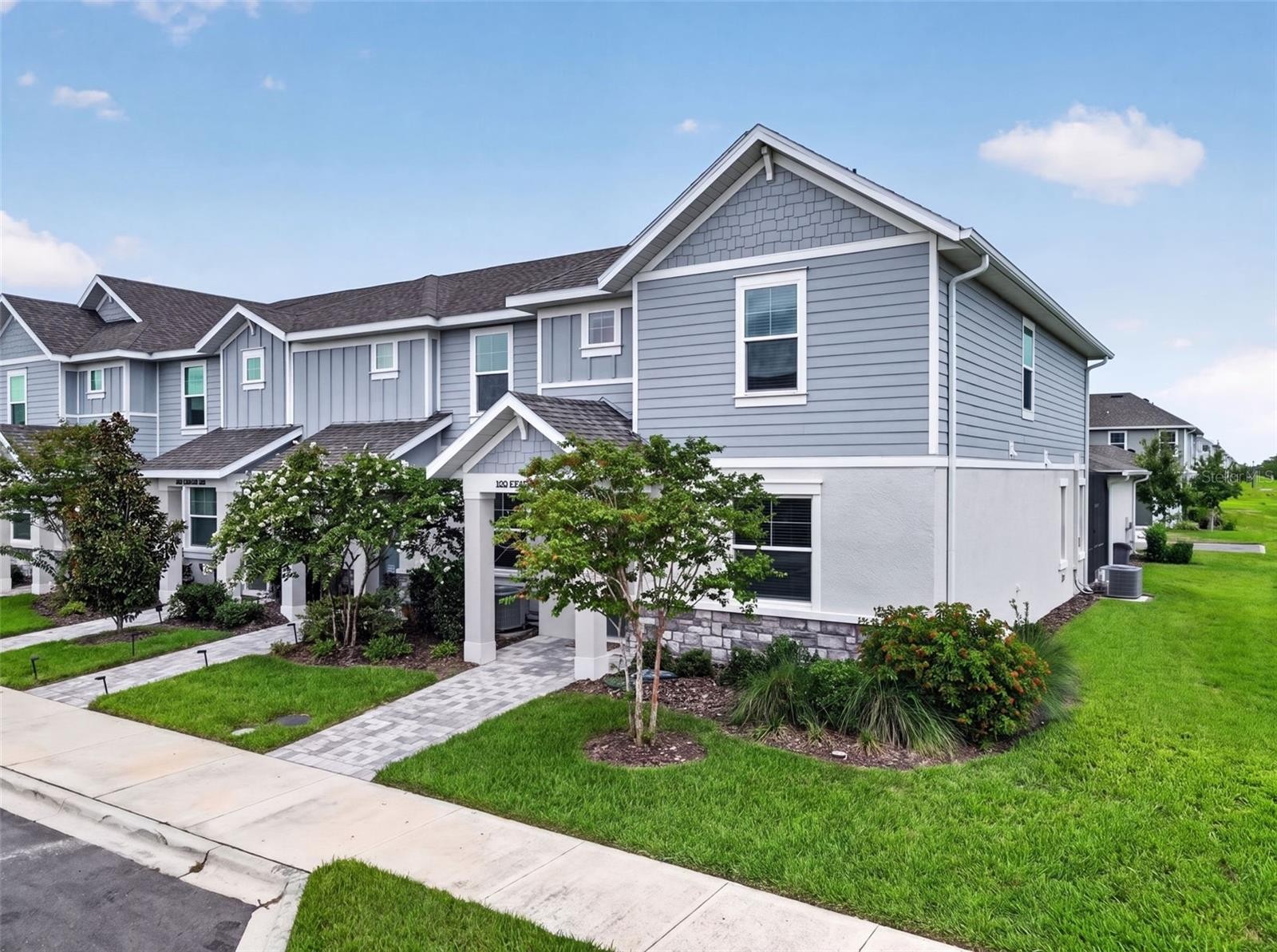 1813 FENDER LN