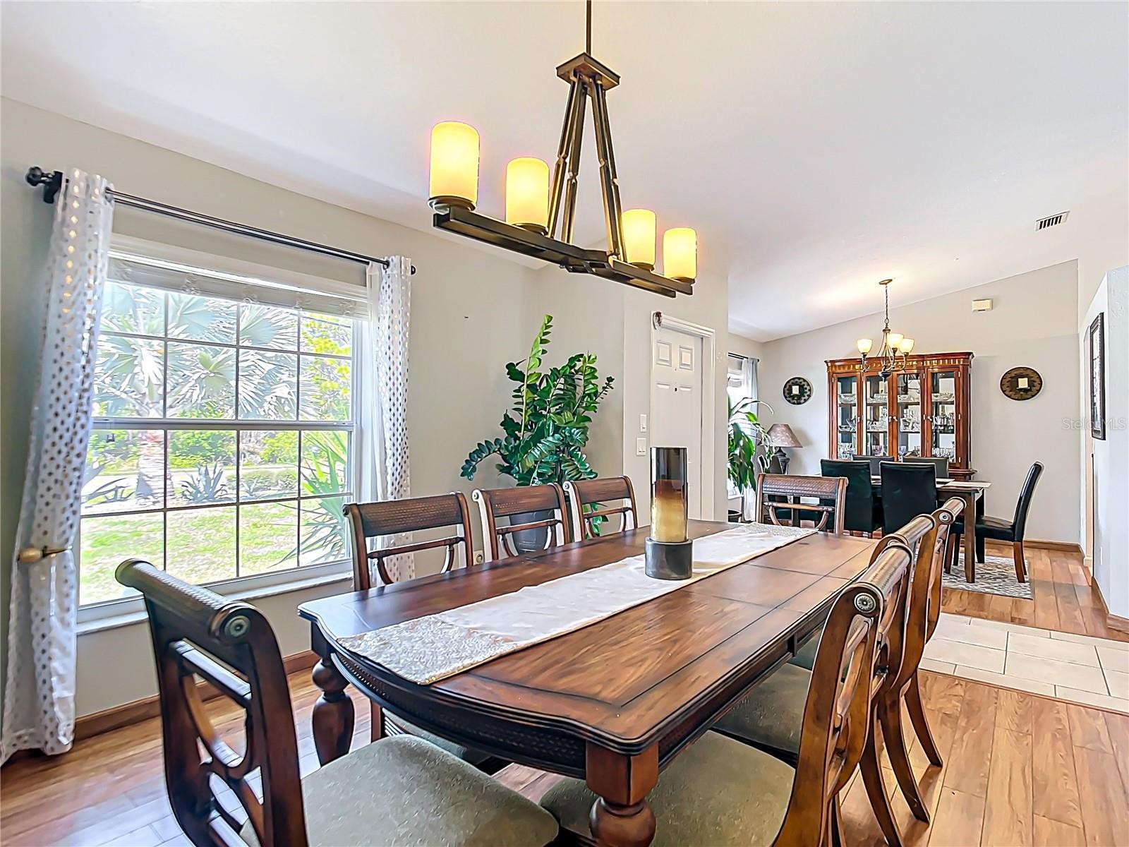 1262 S CRANBERRY BLVD