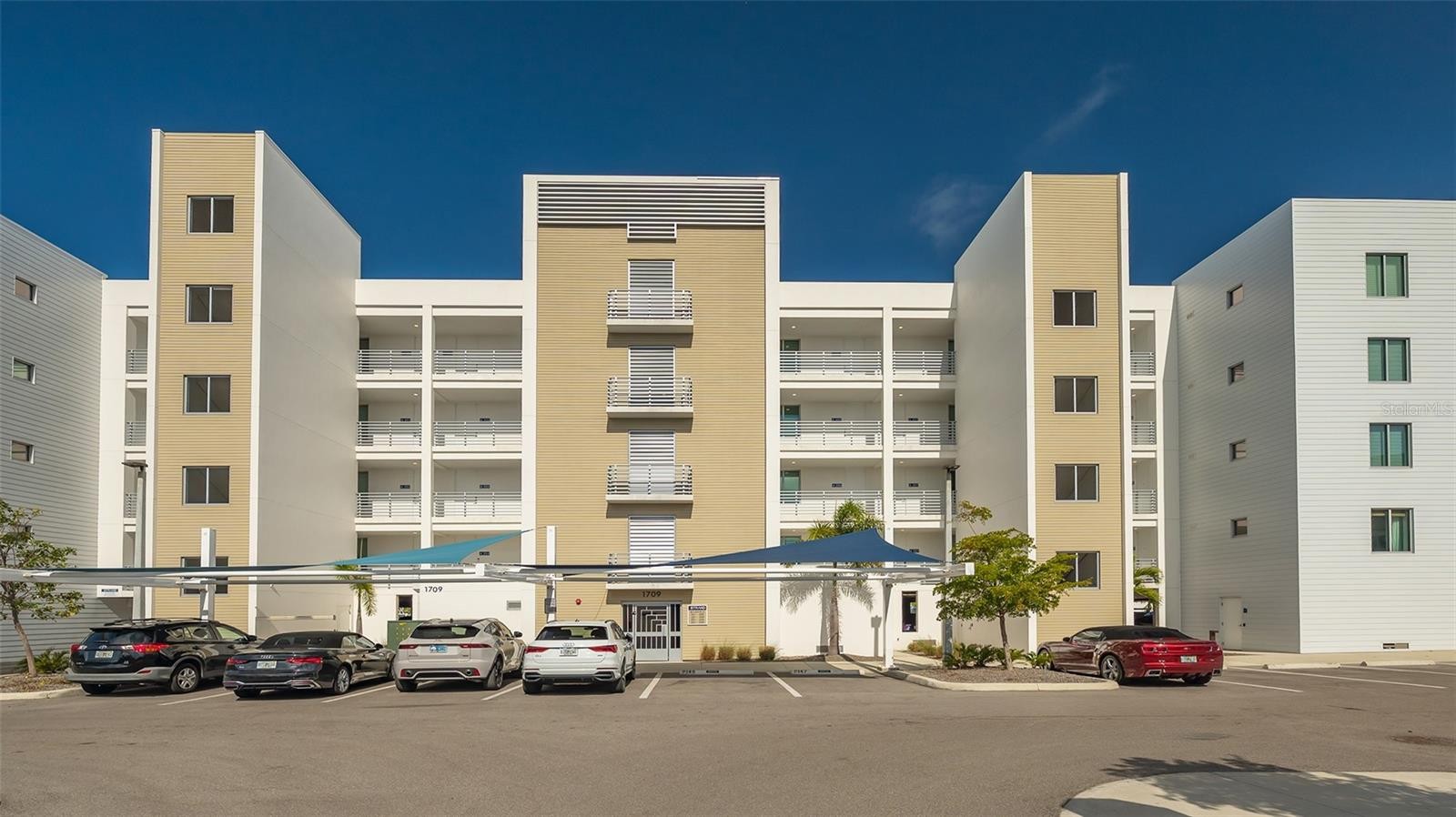 1709 N TAMIAMI TRL #408