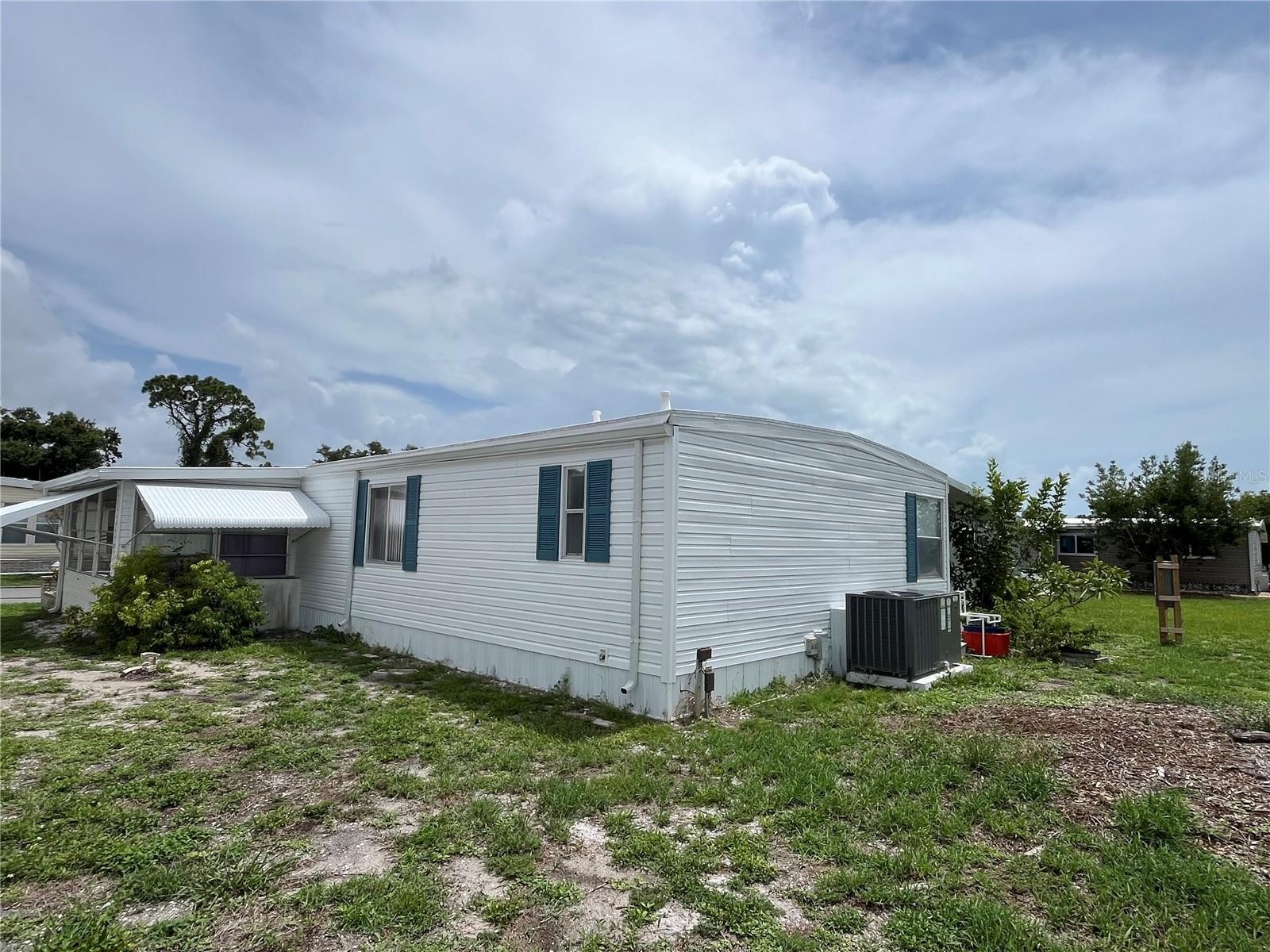 900 JOLANDA CIR