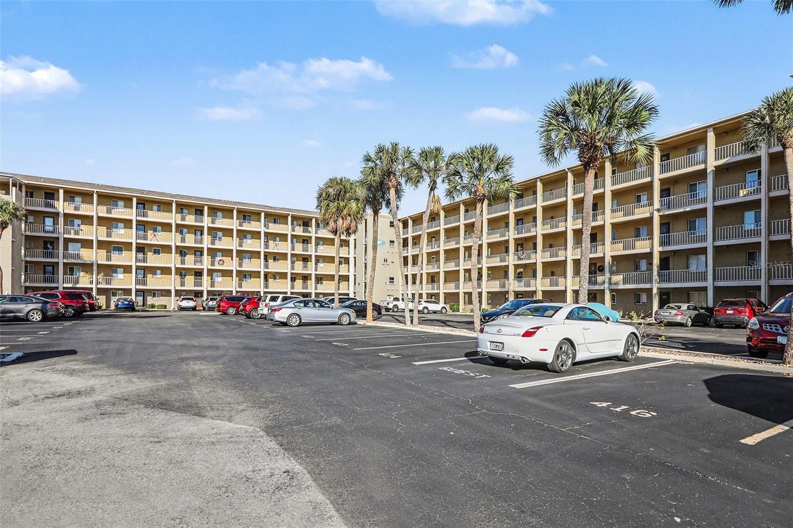 3723 LAKE BAYSHORE DR #H206