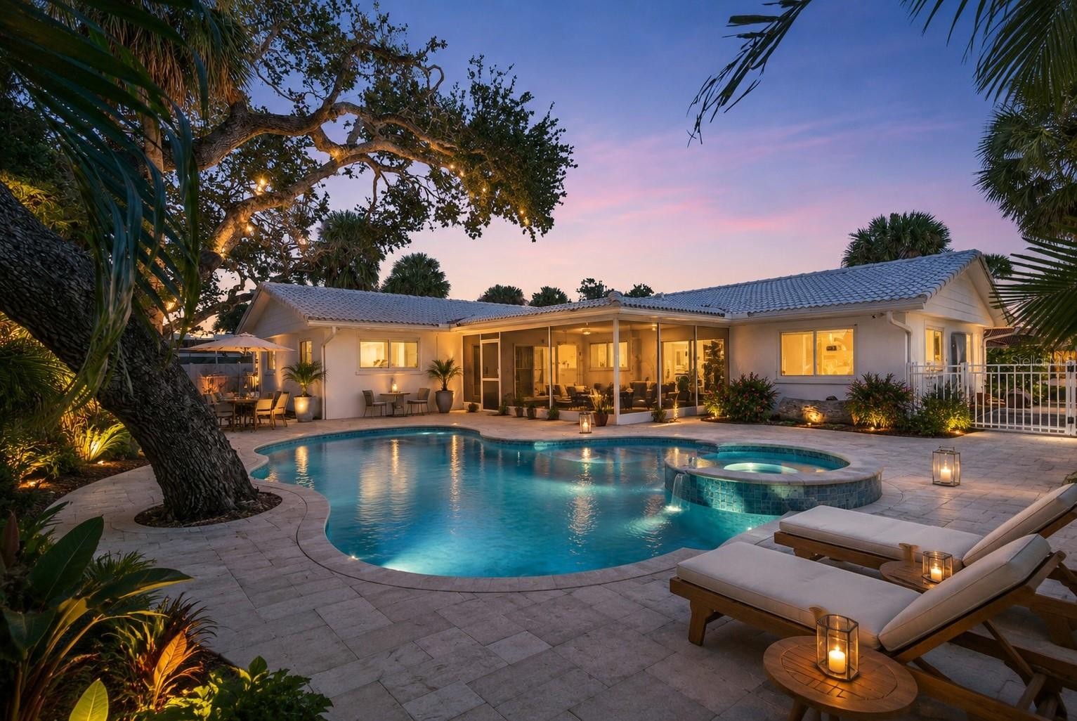 630 VENICE LN
