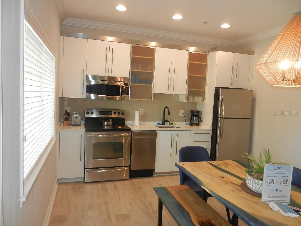 6732 SARASEA CIR #104C