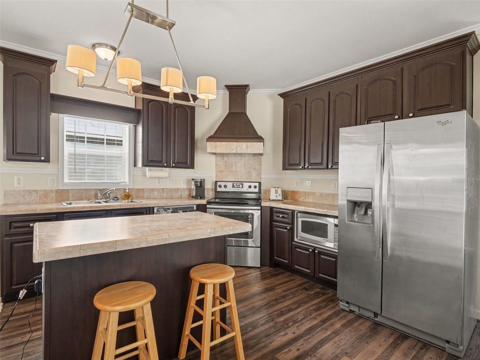 312 52ND AVE W