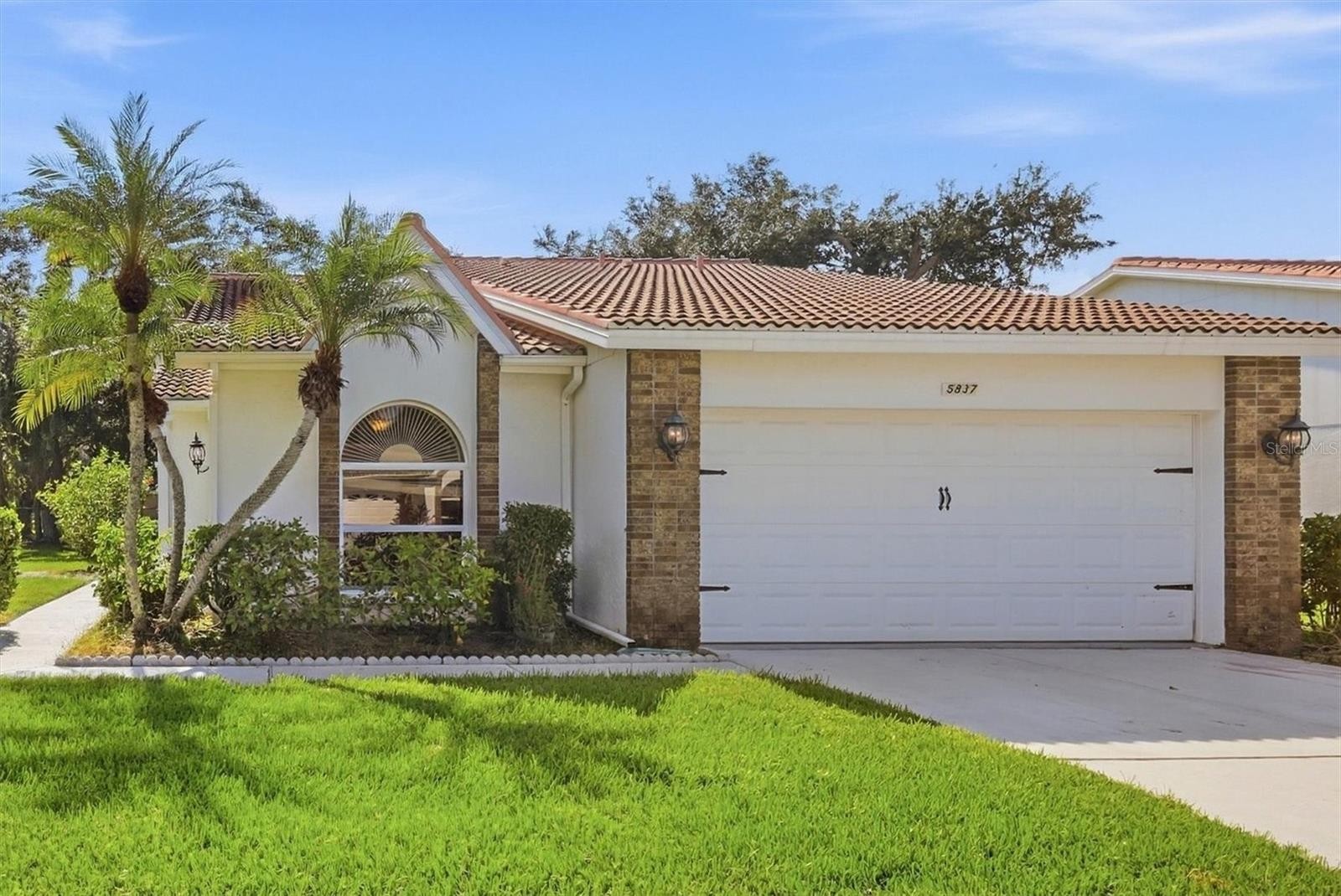 5837 GARDEN LAKES DR