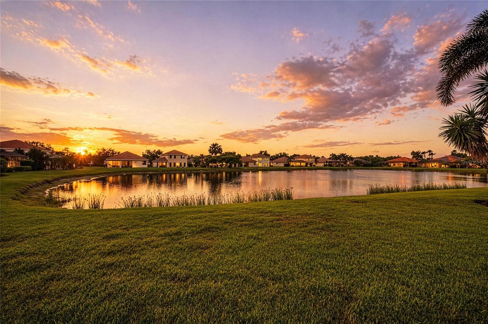 9035 WILLOWBROOK CIR