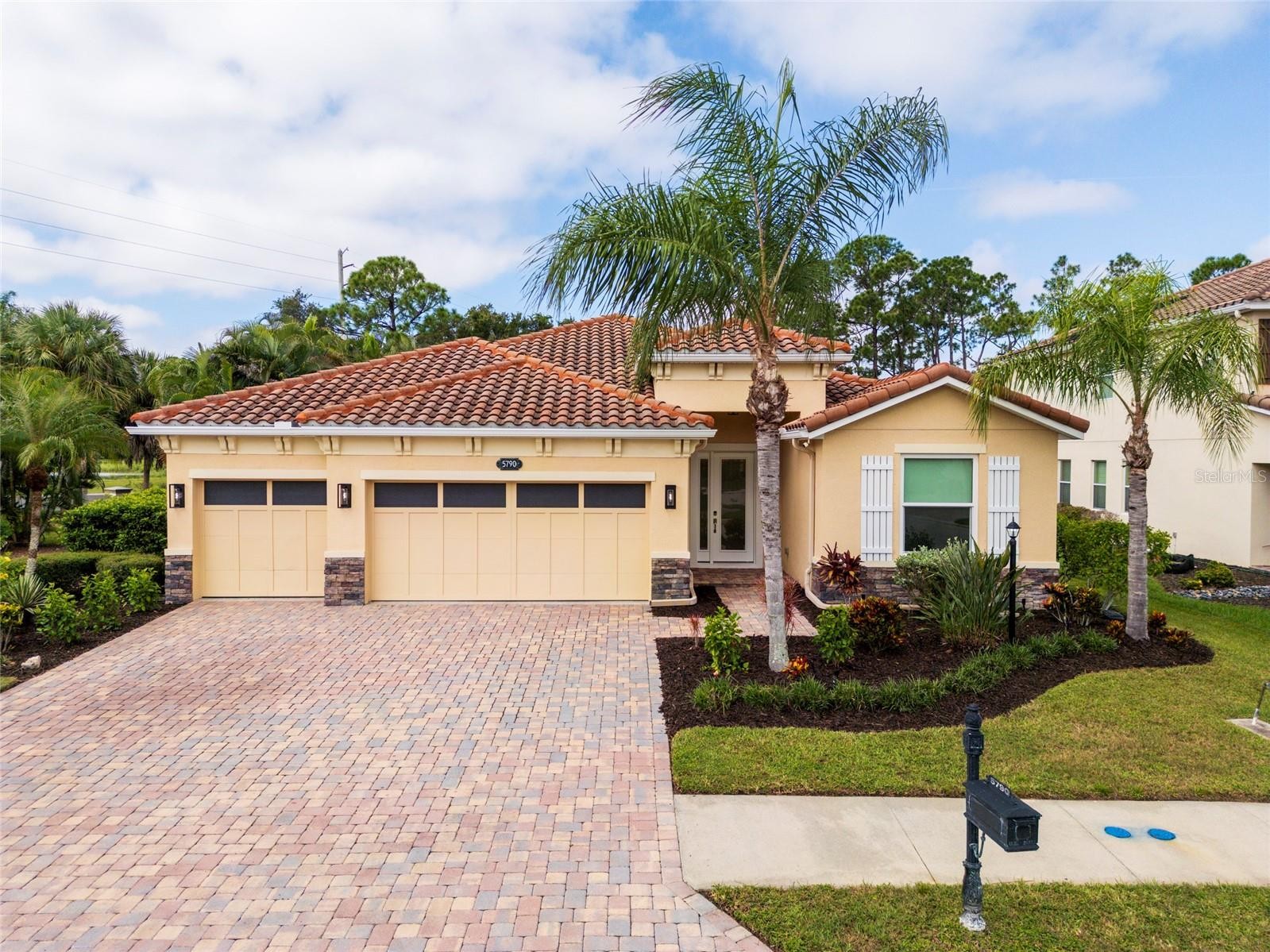 5790 ROCK DOVE DR