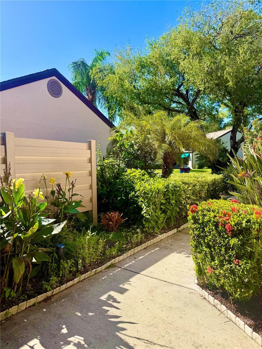 5847 CLUBSIDE DR