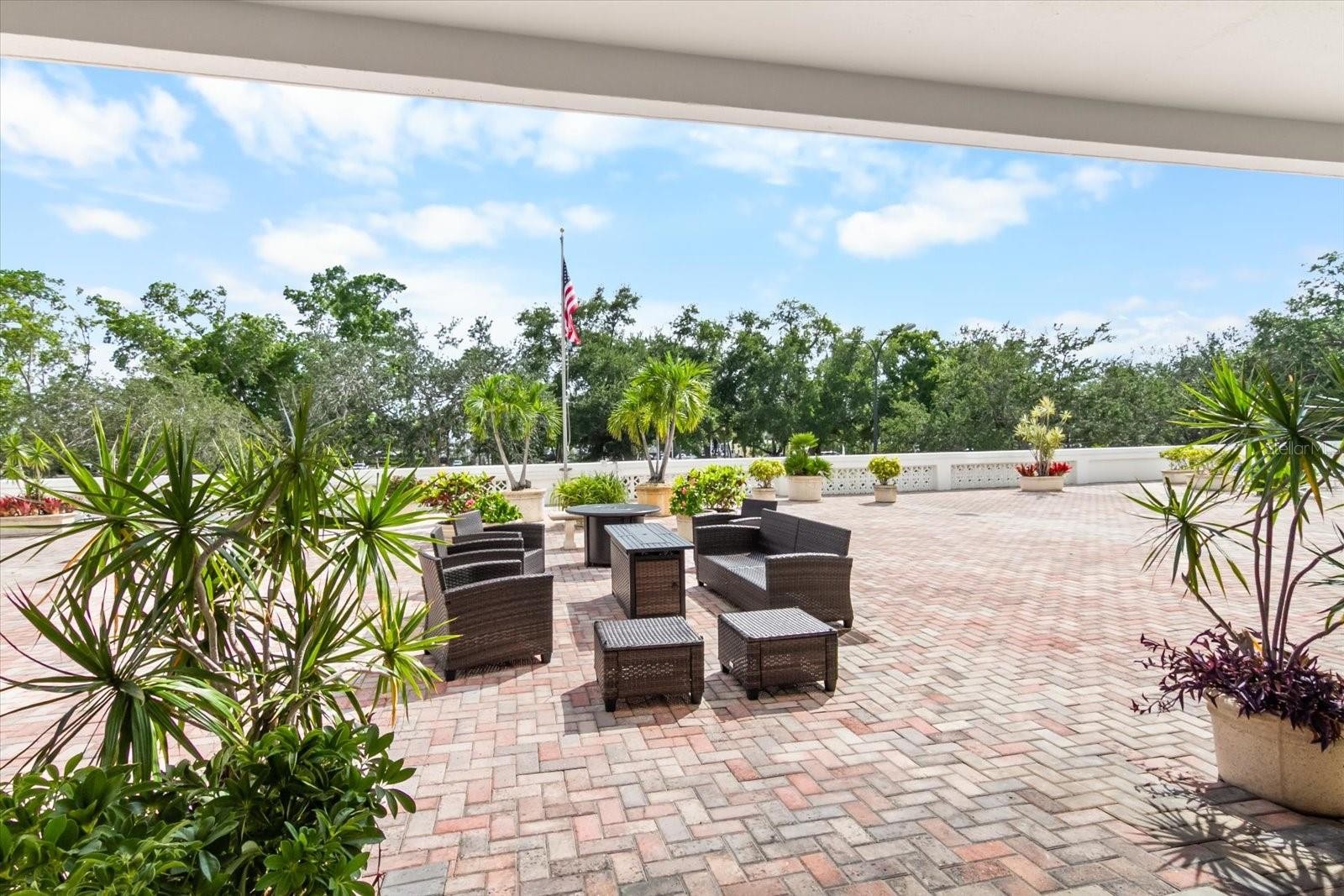 33 S GULFSTREAM AVE #305