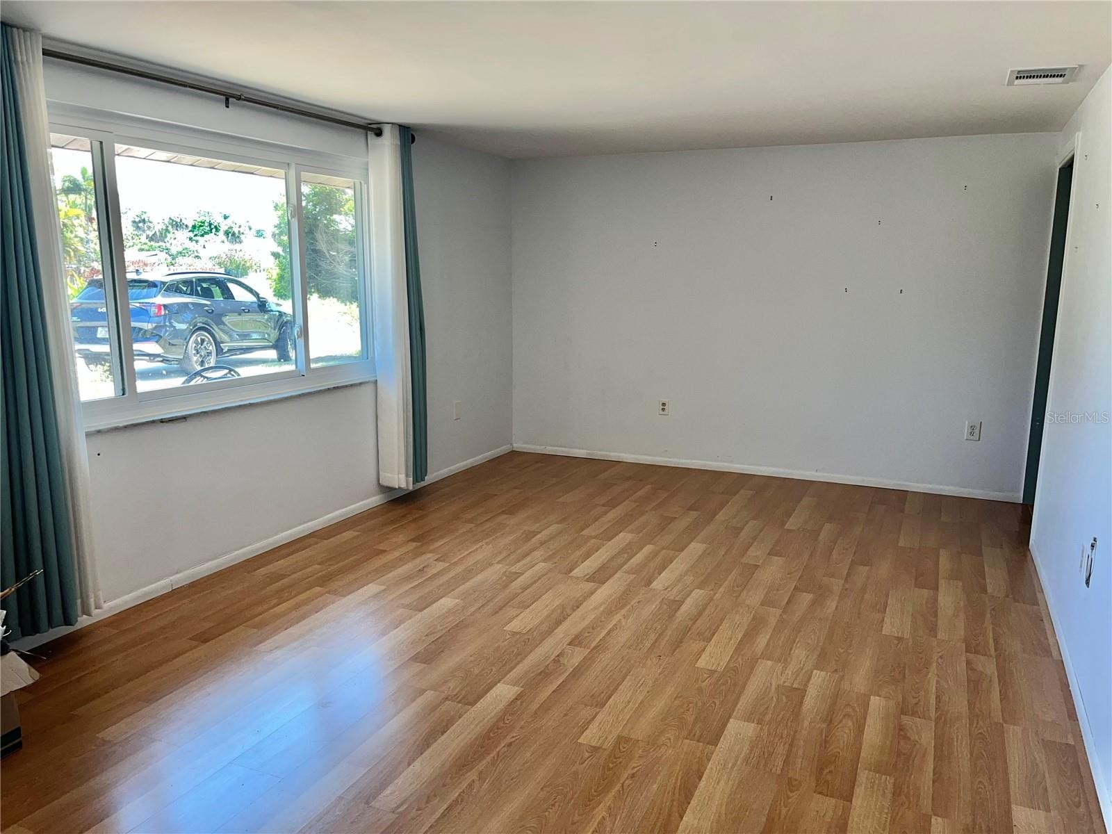 503 S VENICE BLVD