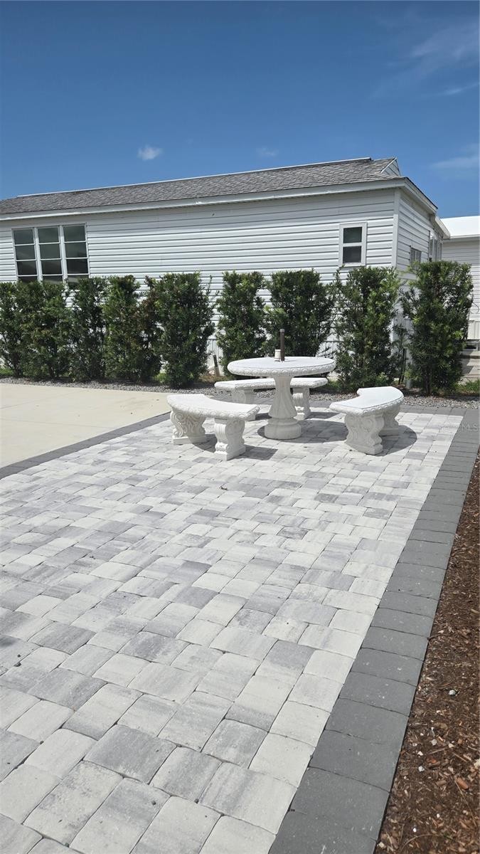 237 BAINBRIDGE DR
