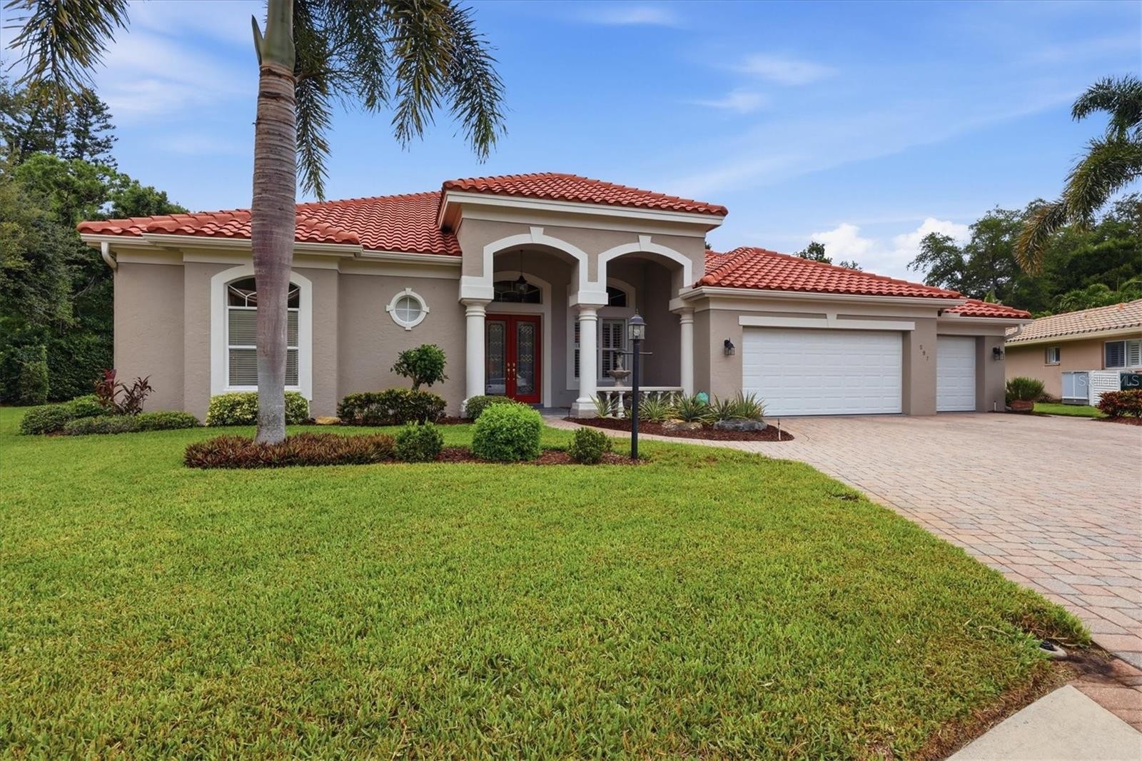 597 ASTON WOODS CT