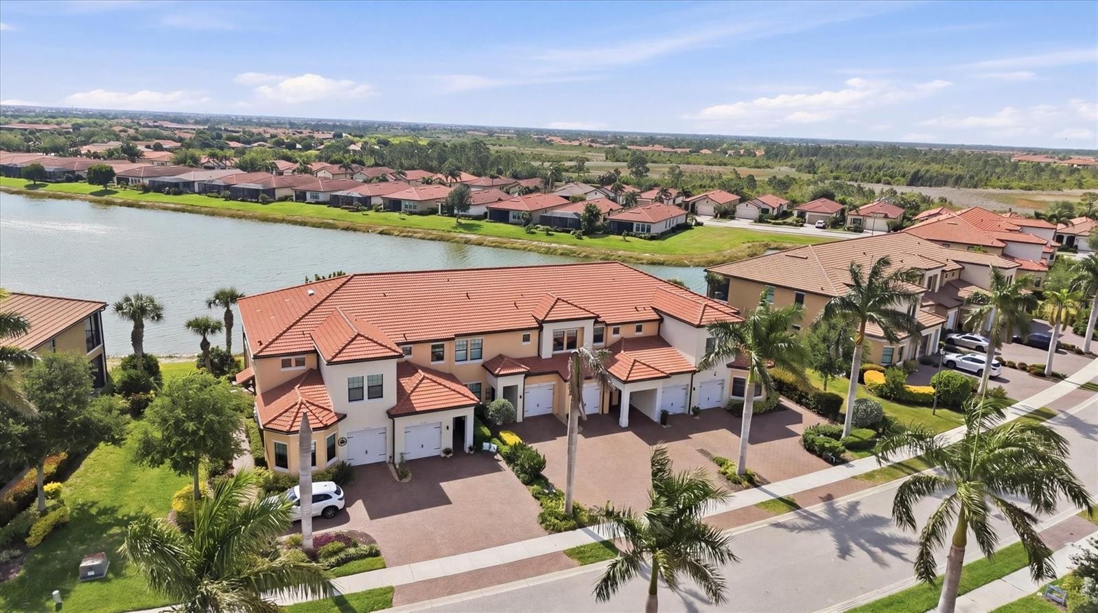 23160 BANBURY WAY #102