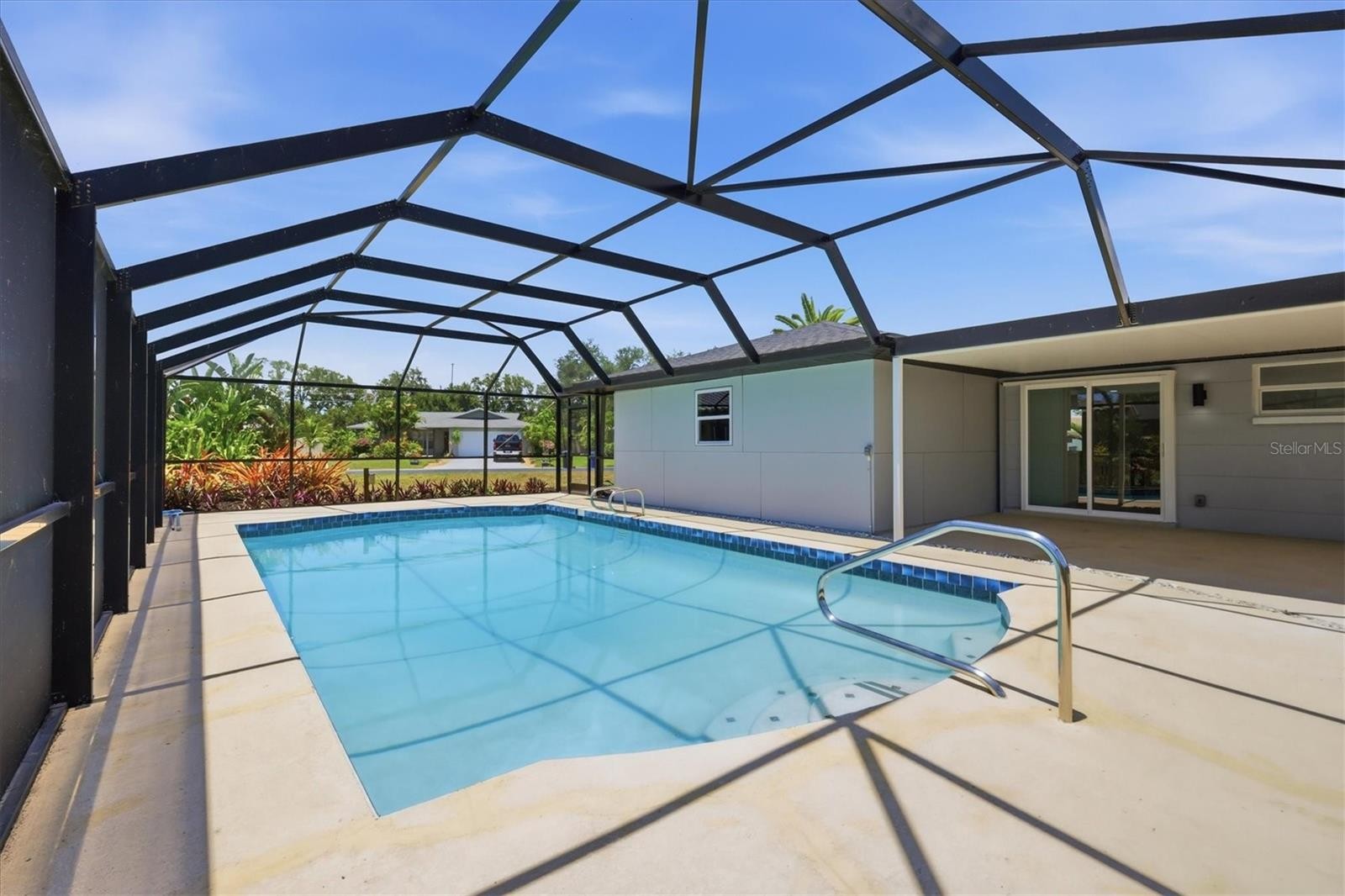 1600 CYPRESS POINT CT