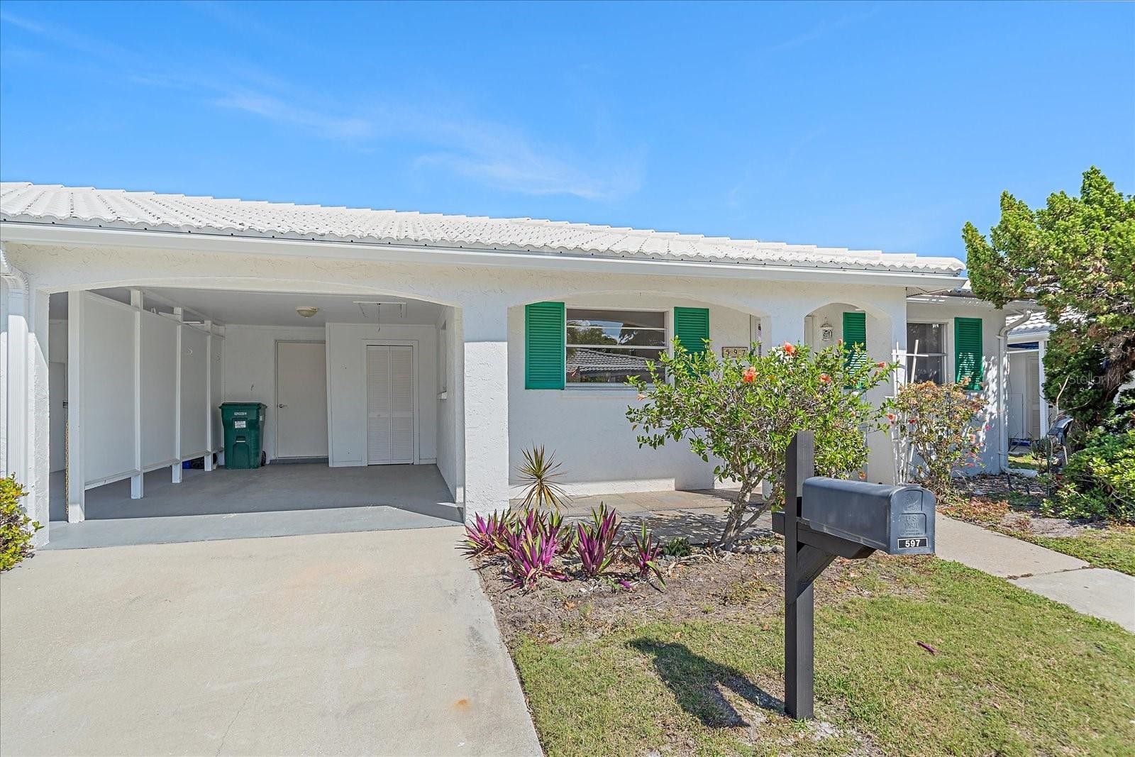 597 SPANISH DR N #12