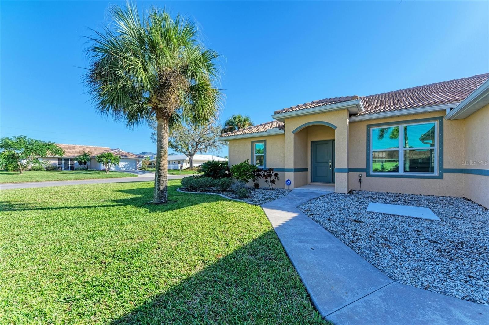 436 N ROSSETTI DR