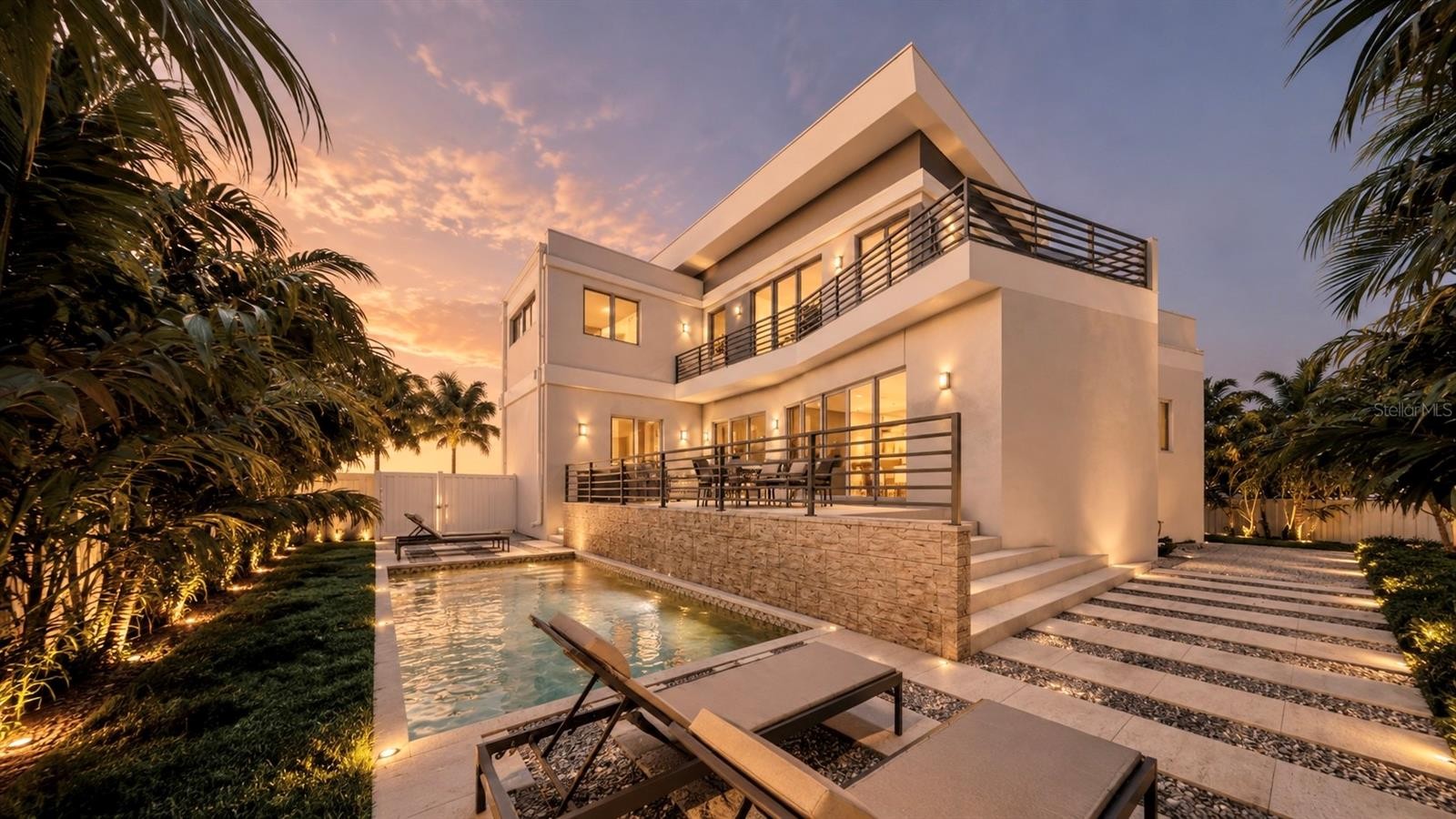 610 HIBISCUS WAY