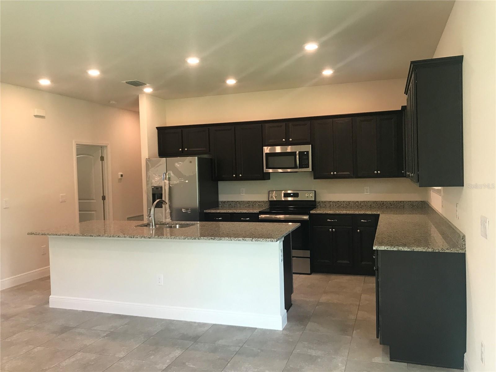 3044 S HABERLAND BLVD