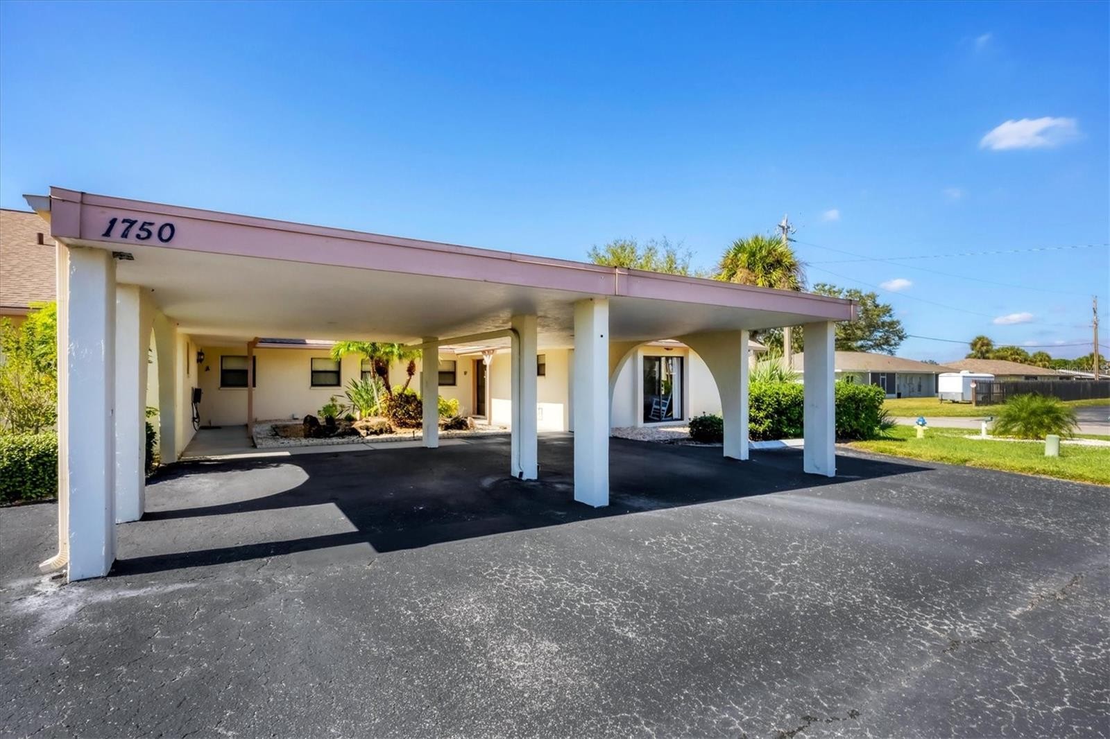 1750 LAKE PL #1750-B