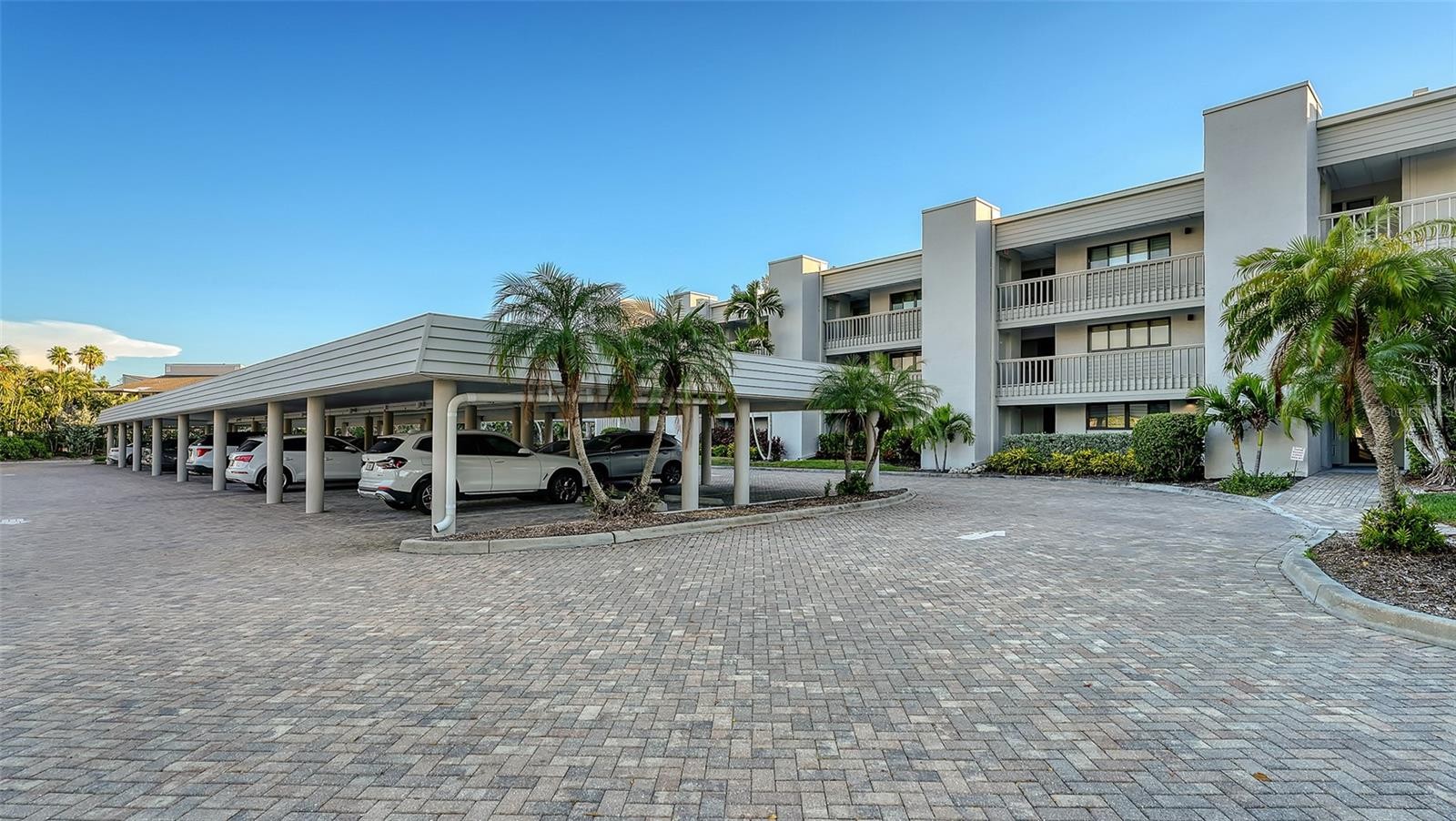 5757 GULF OF MEXICO DR #204