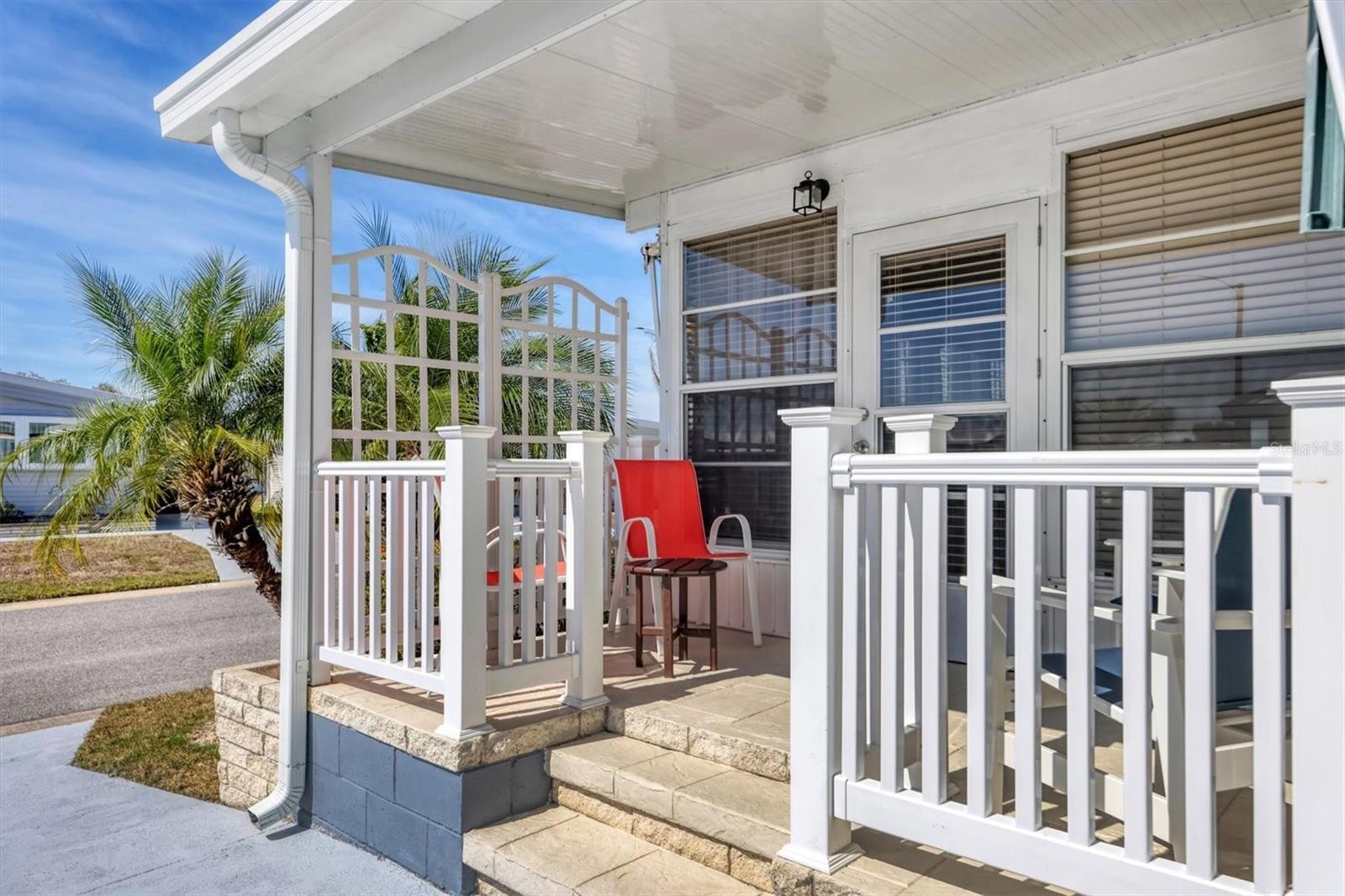 1530 45TH AVENUE DR E