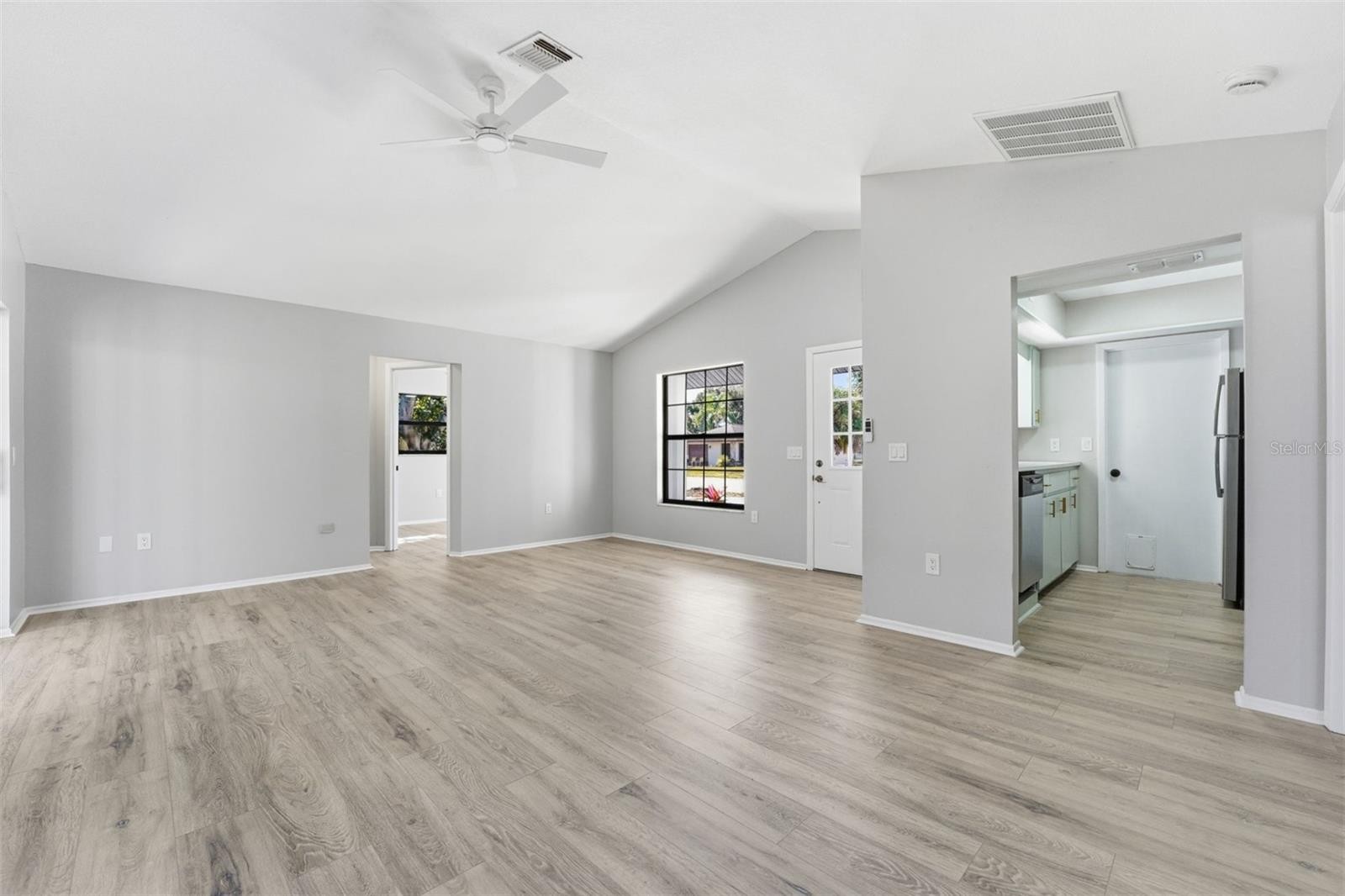 5737 DEER HOLLOW LN W