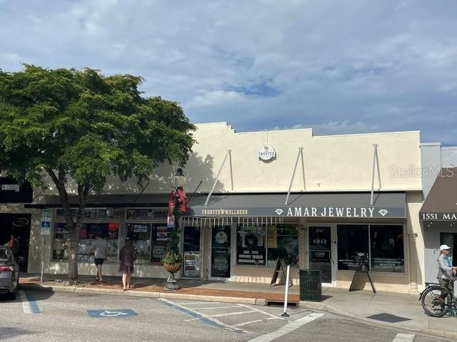 1547 MAIN ST