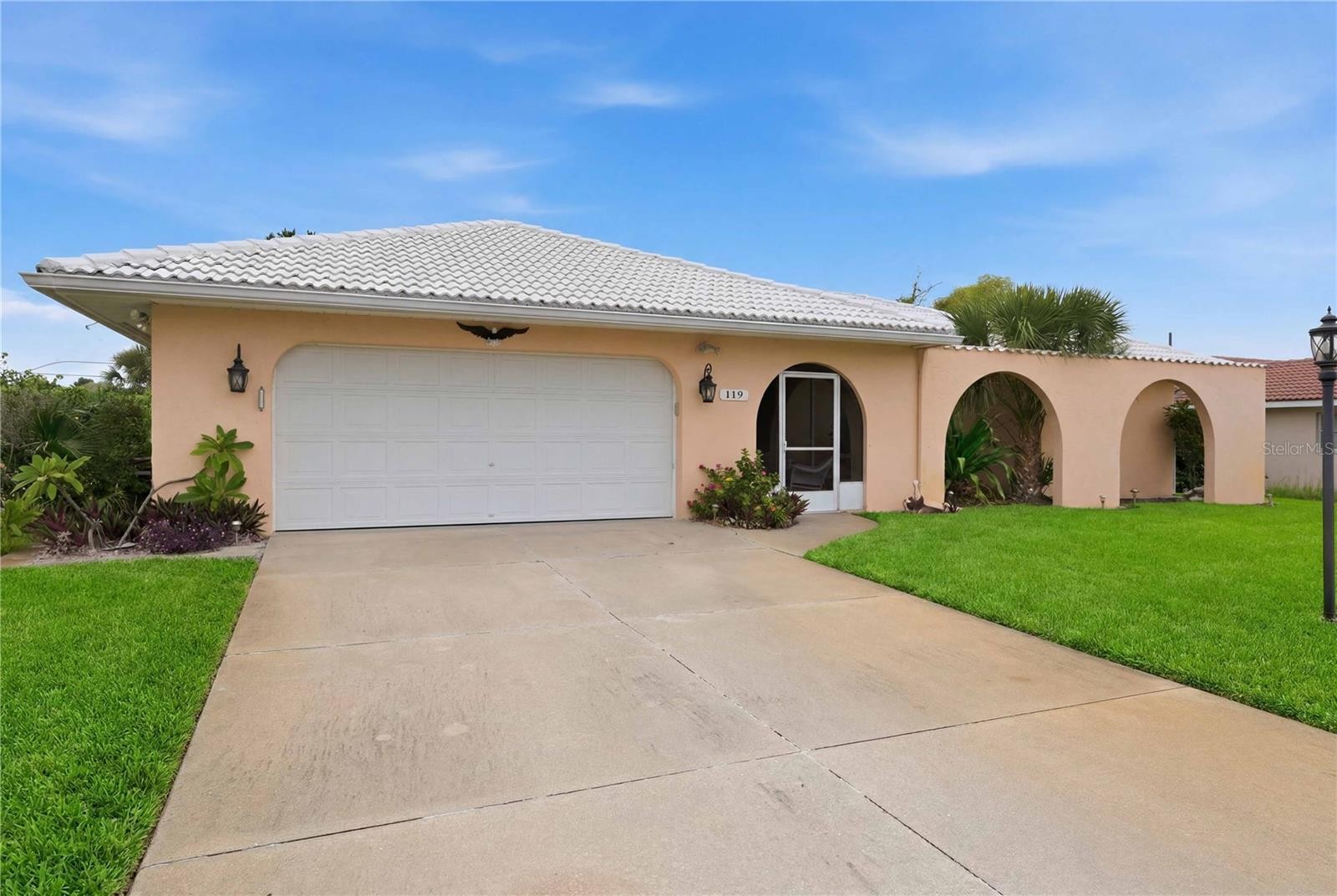119 VAN DYCK DR