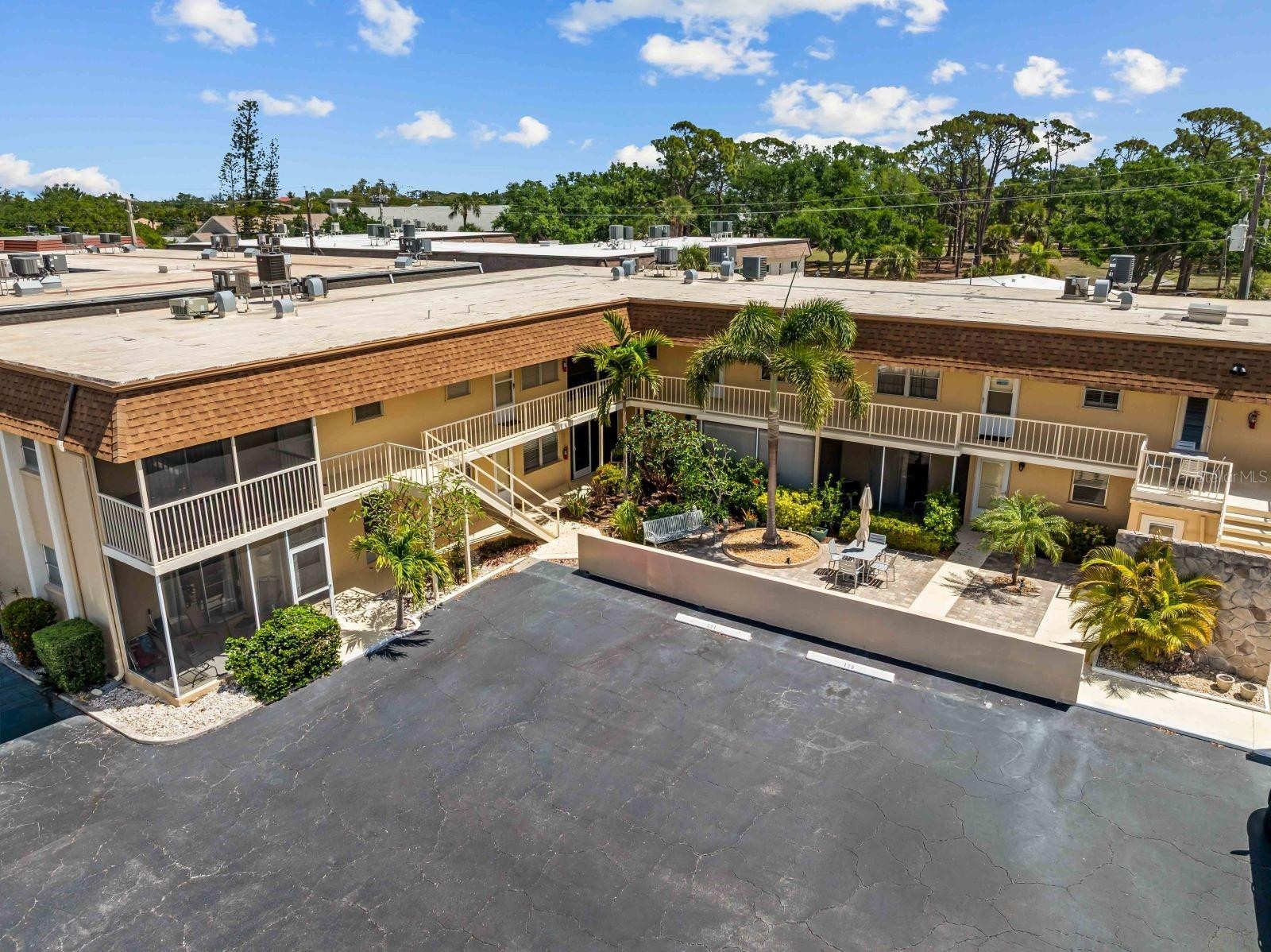 210 PARK BLVD N #122