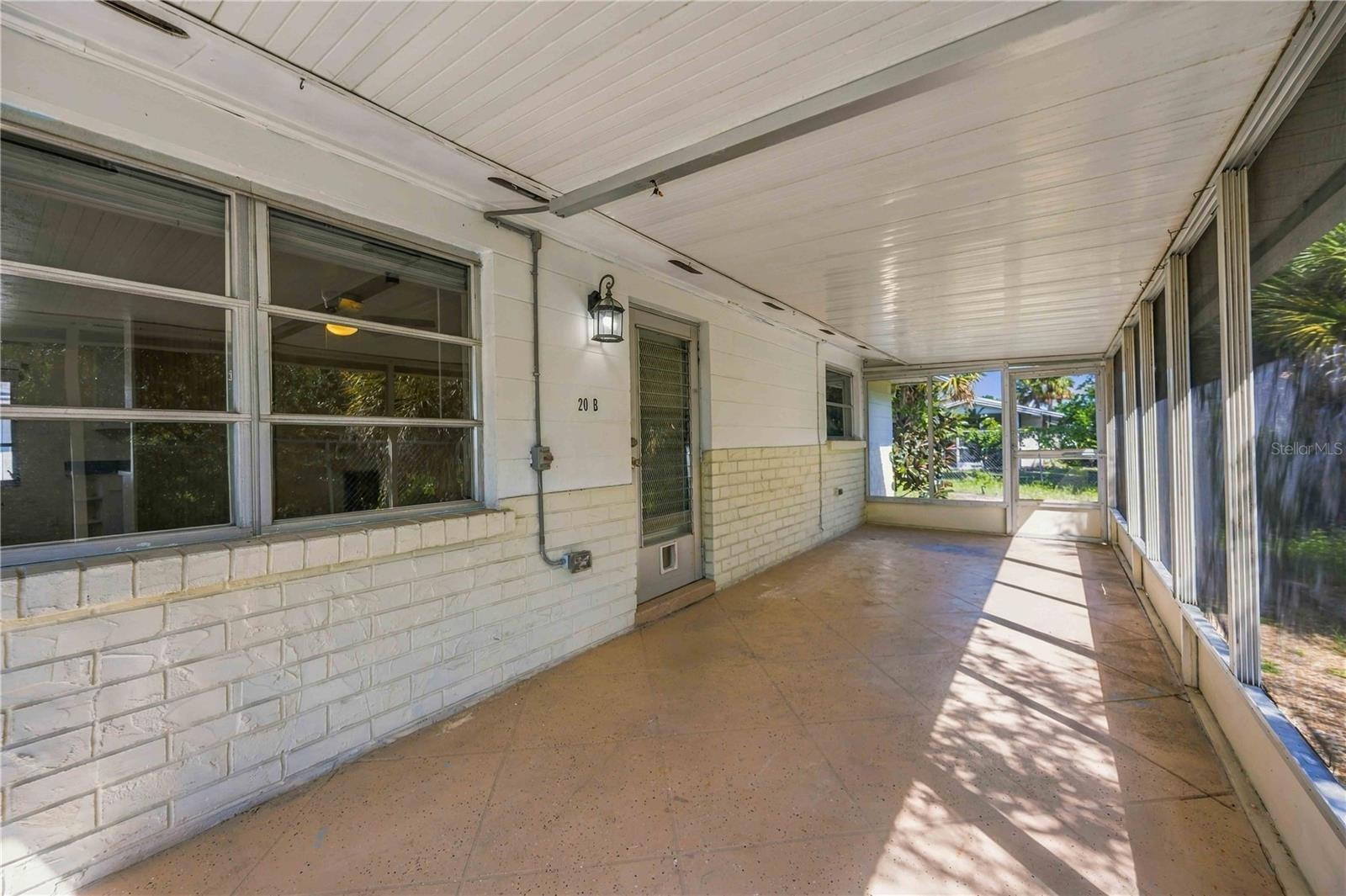20 W COWLES ST
