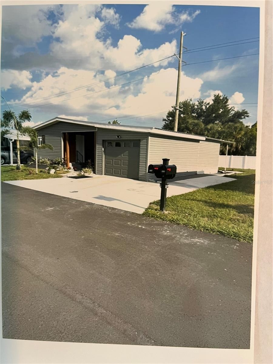 408 S CERVINA DR S