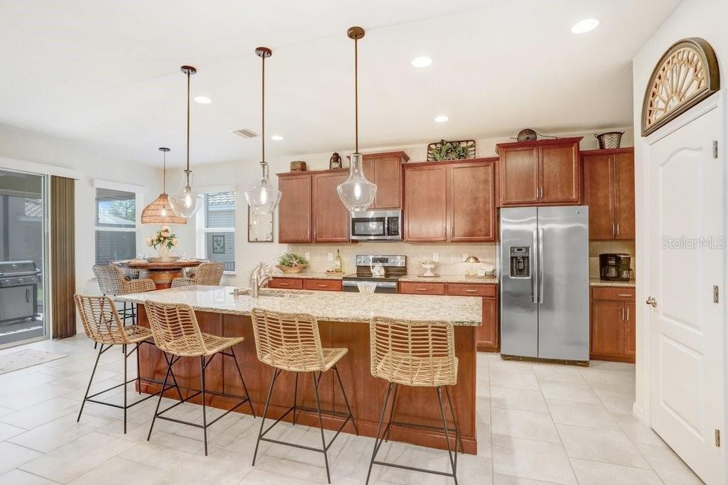 2807 ORIOLE DR
