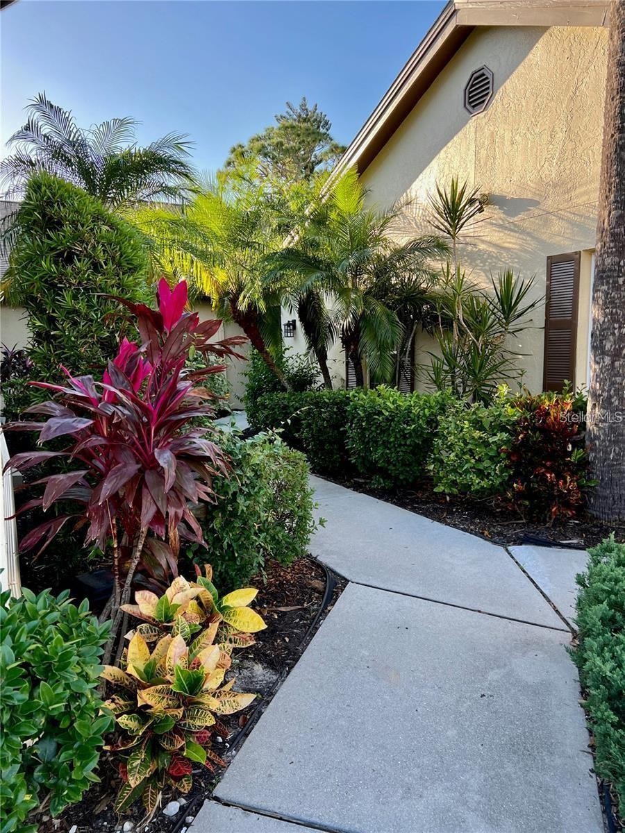 7186 LAKESIDE DR