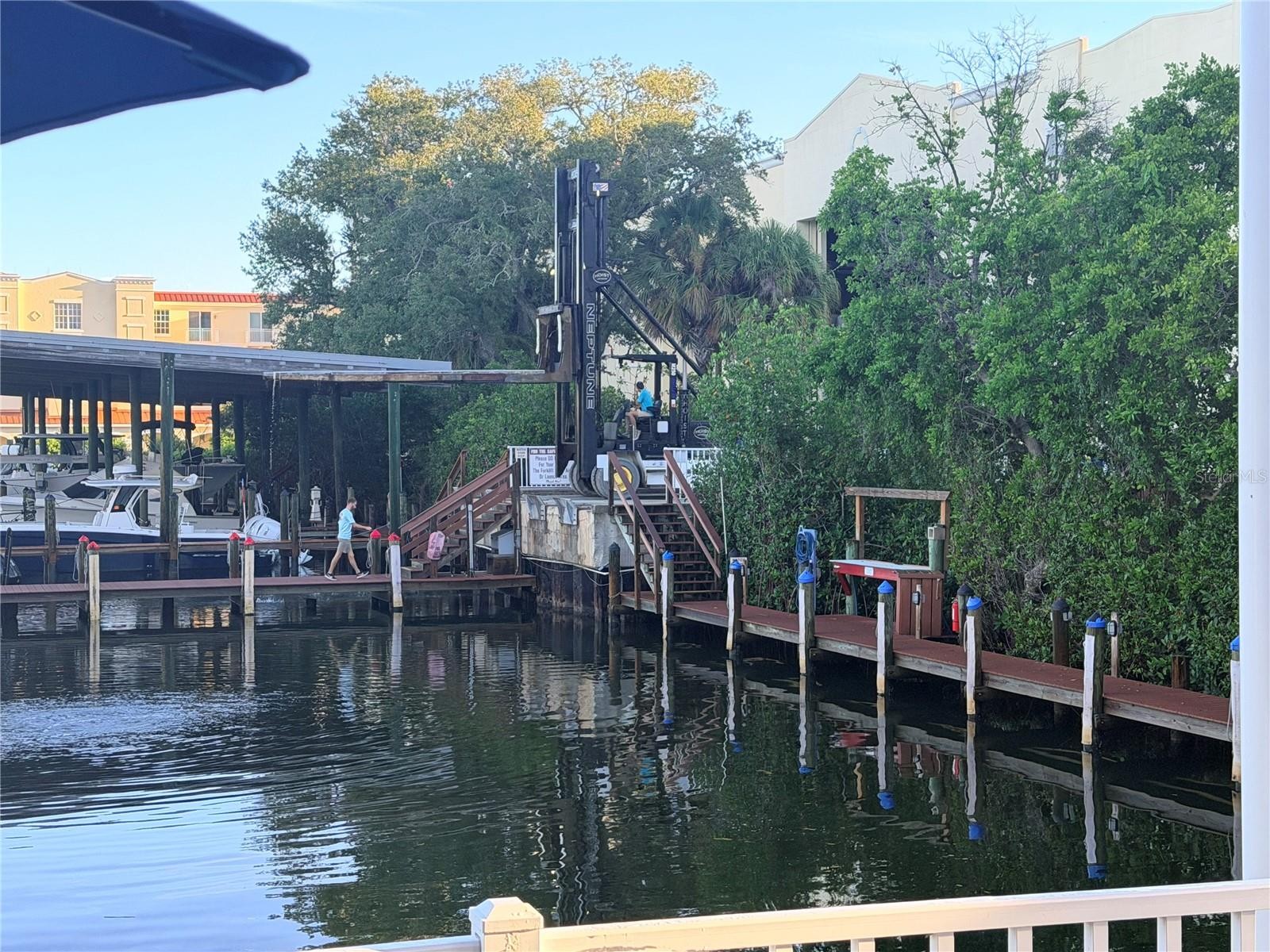 570 BLACKBURN POINT RD #Siesta 25
