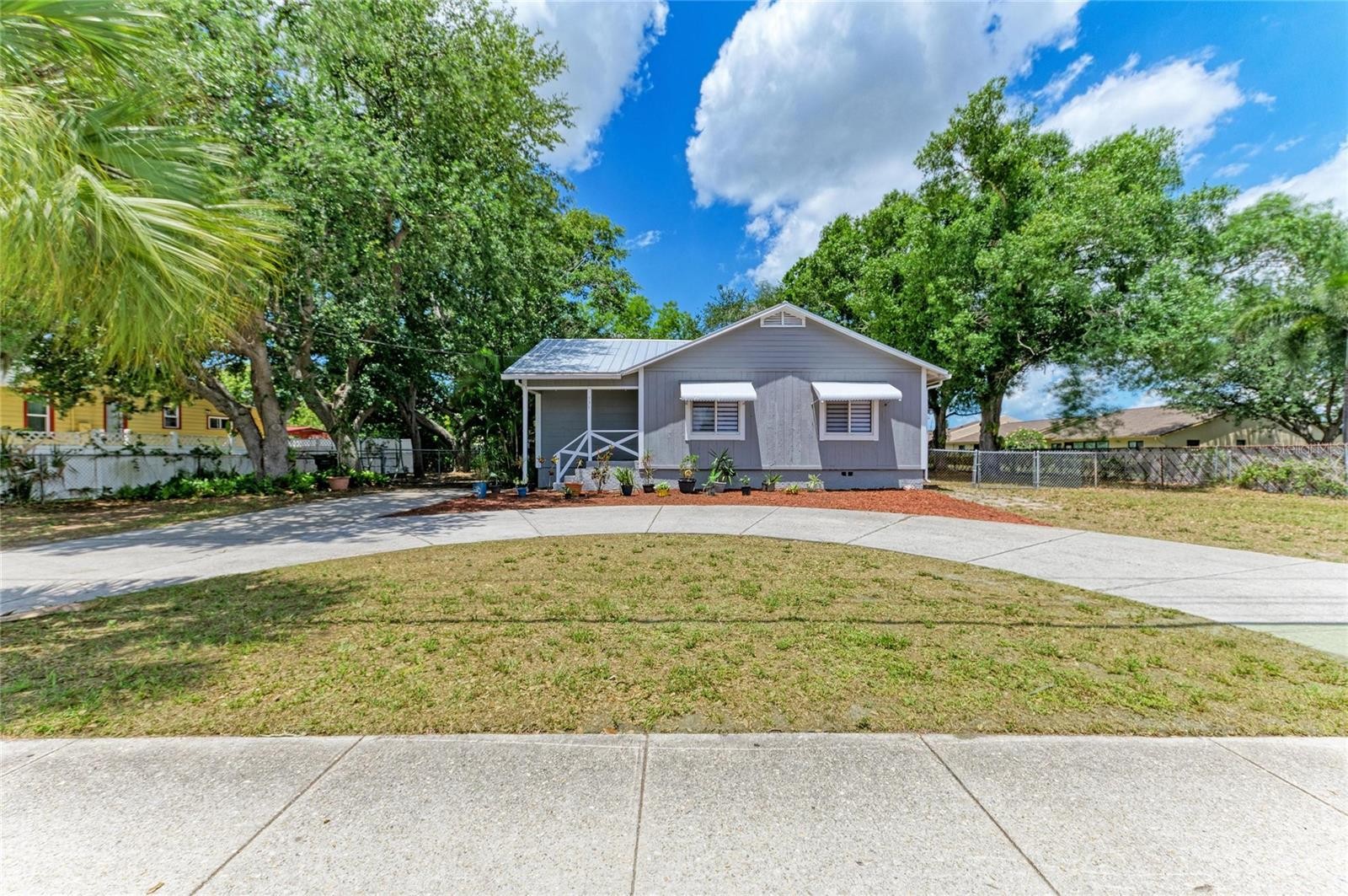 939 N LOCKWOOD RIDGE RD