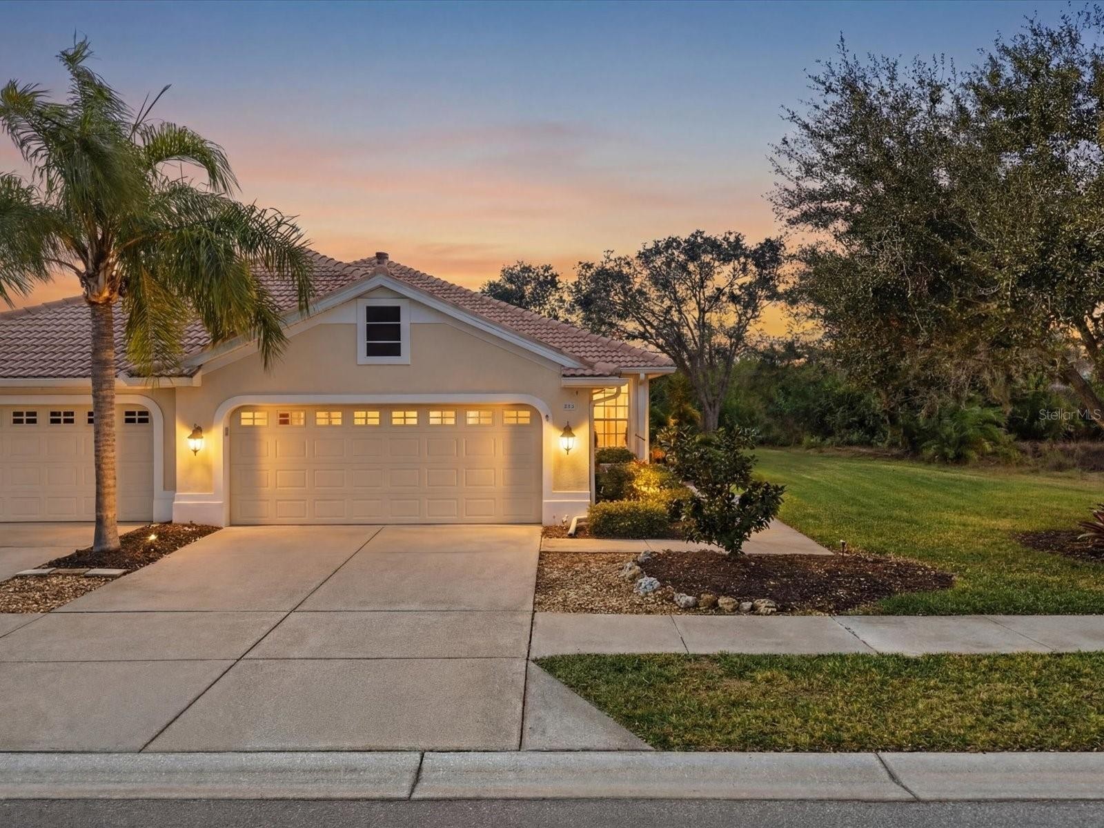 4693 WHISPERING OAKS DR